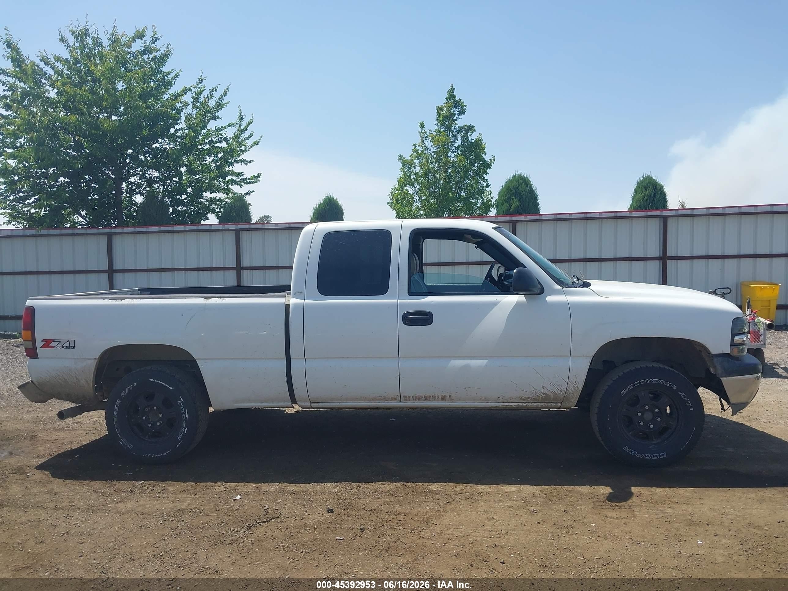 2001 Chevrolet Silverado 1500 Ls White vin: 1GCEK19T41E319389