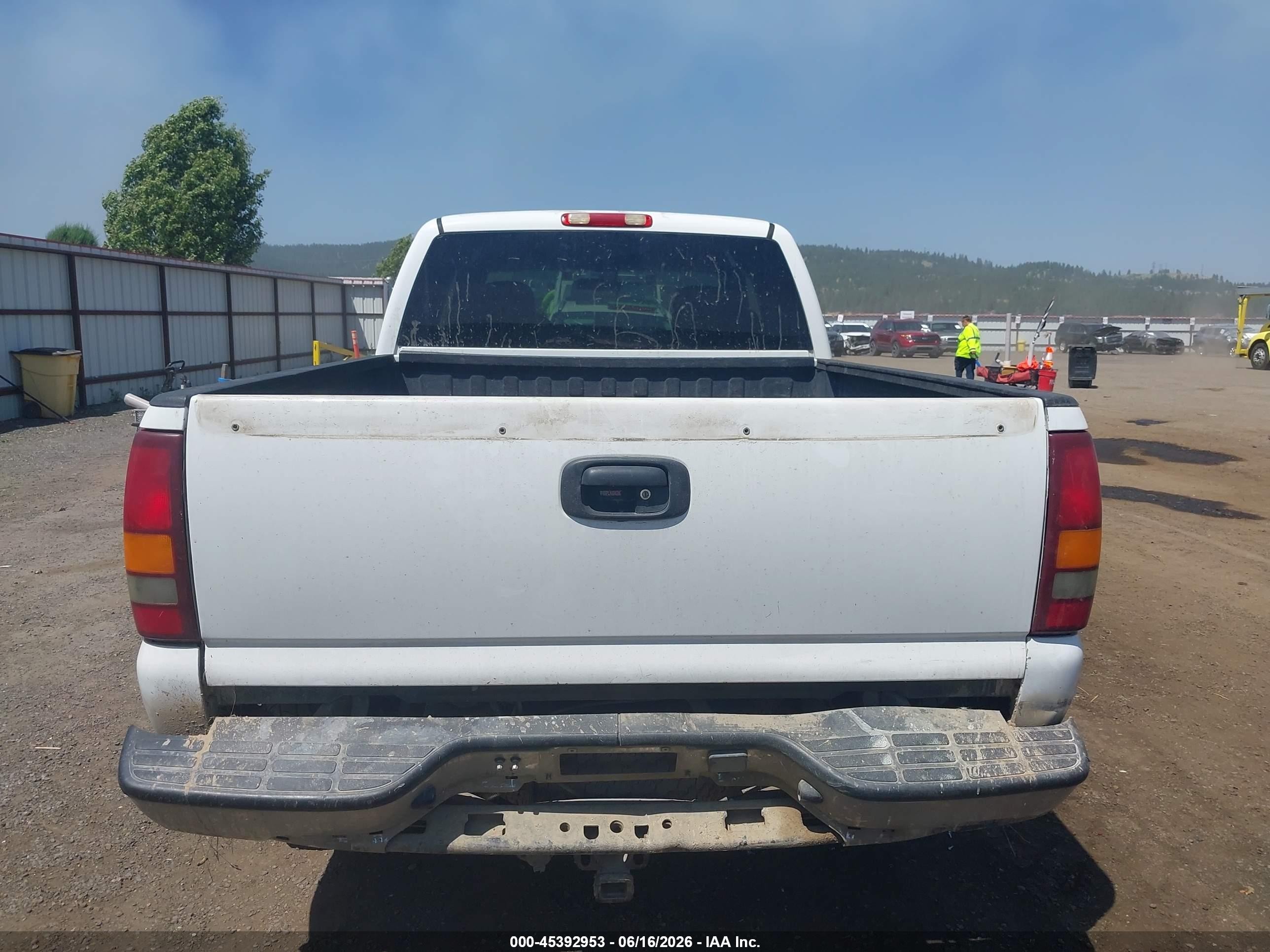 2001 Chevrolet Silverado 1500 Ls White vin: 1GCEK19T41E319389