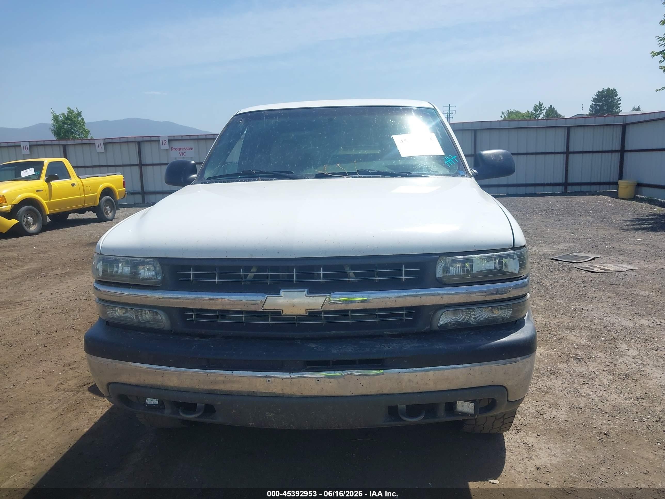 2001 Chevrolet Silverado 1500 Ls White vin: 1GCEK19T41E319389