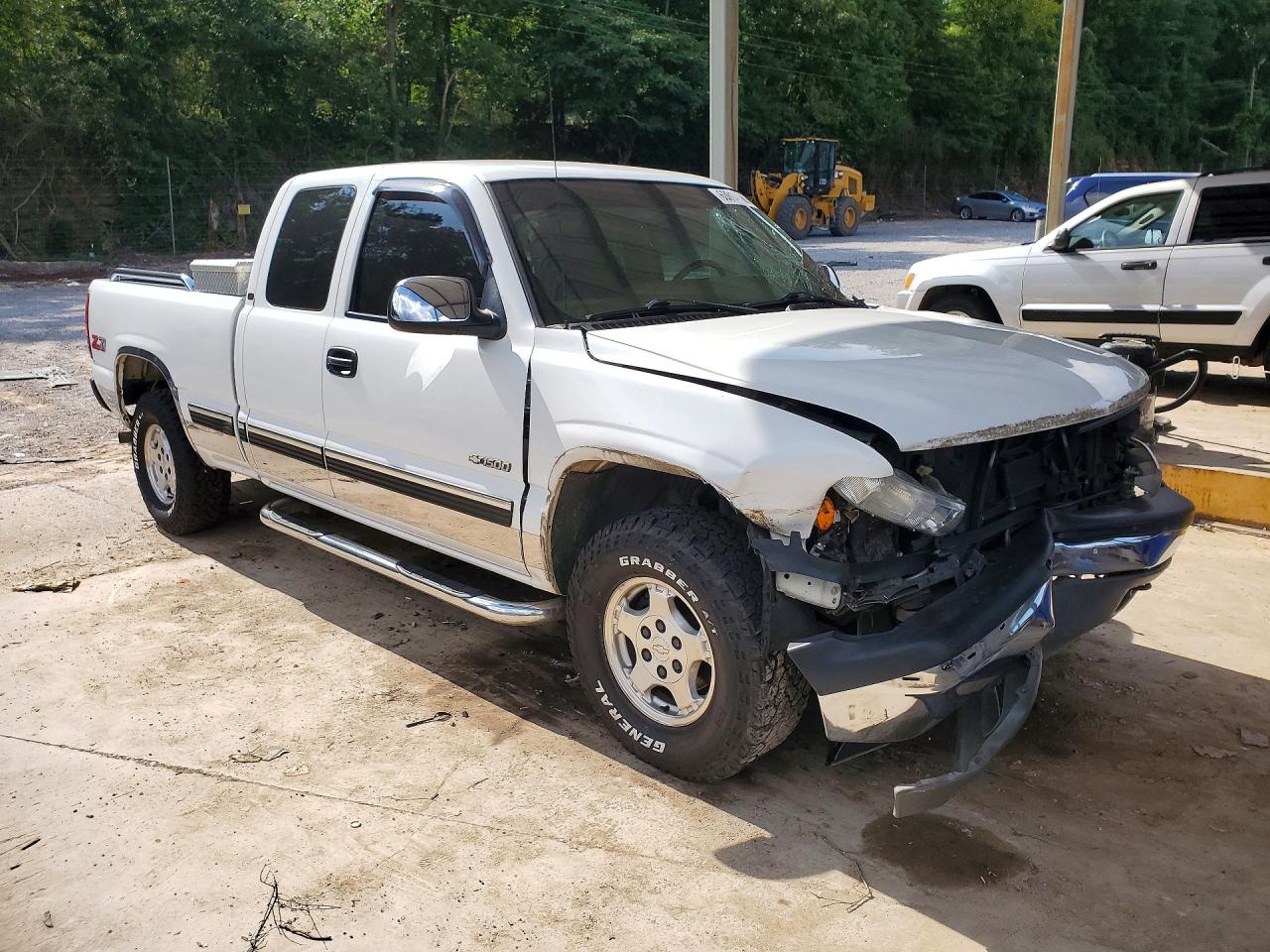 2000 Chevrolet Silverado K1500 White vin: 1GCEK19T4YZ194557
