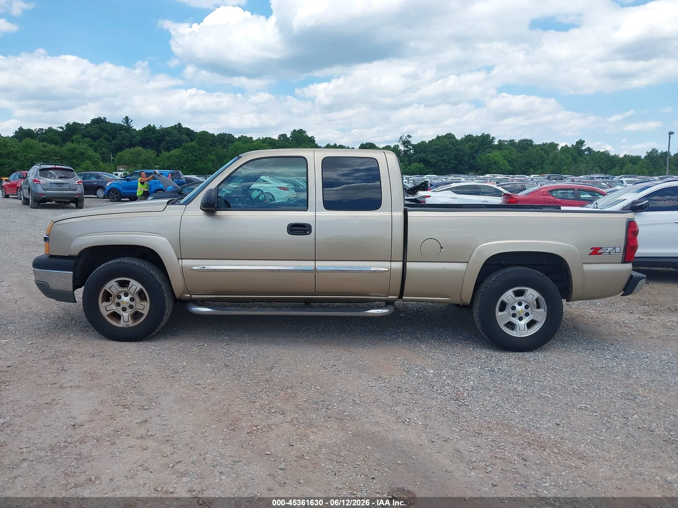 2004 Chevrolet Silverado 1500 Z71 Champagne vin: 1GCEK19T54E361817