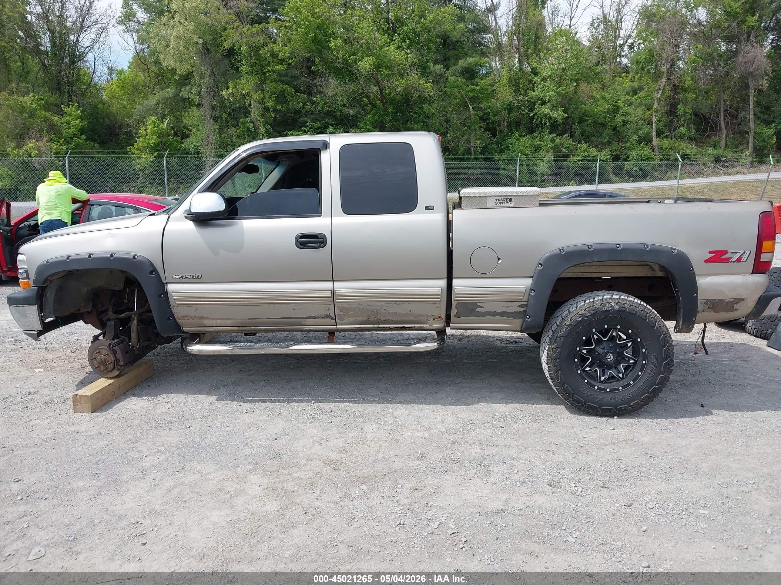 1999 Chevrolet Silverado 1500 Ls Серебряный vin: 1GCEK19T5XE126032