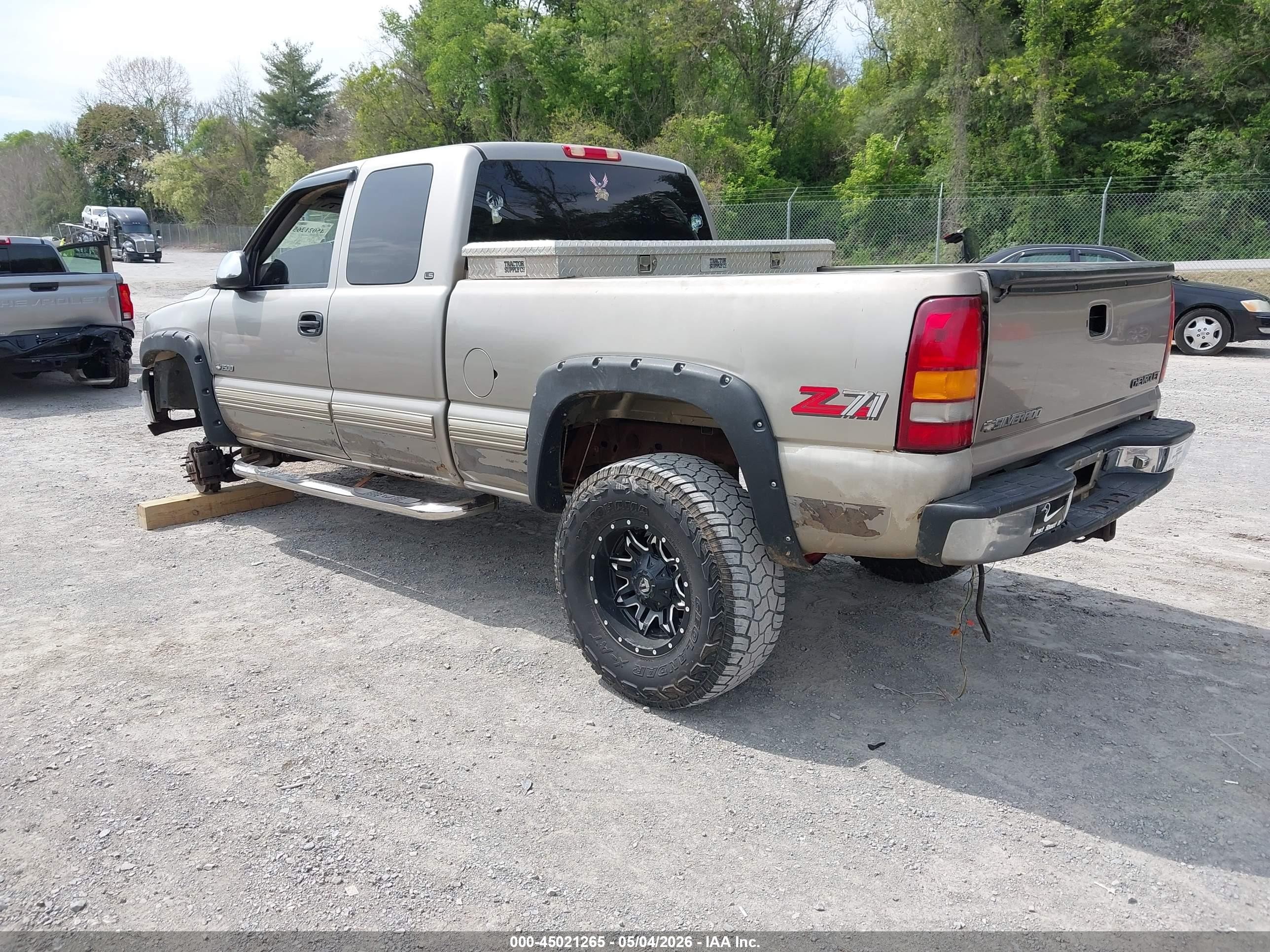 1999 Chevrolet Silverado 1500 Ls Серебряный vin: 1GCEK19T5XE126032
