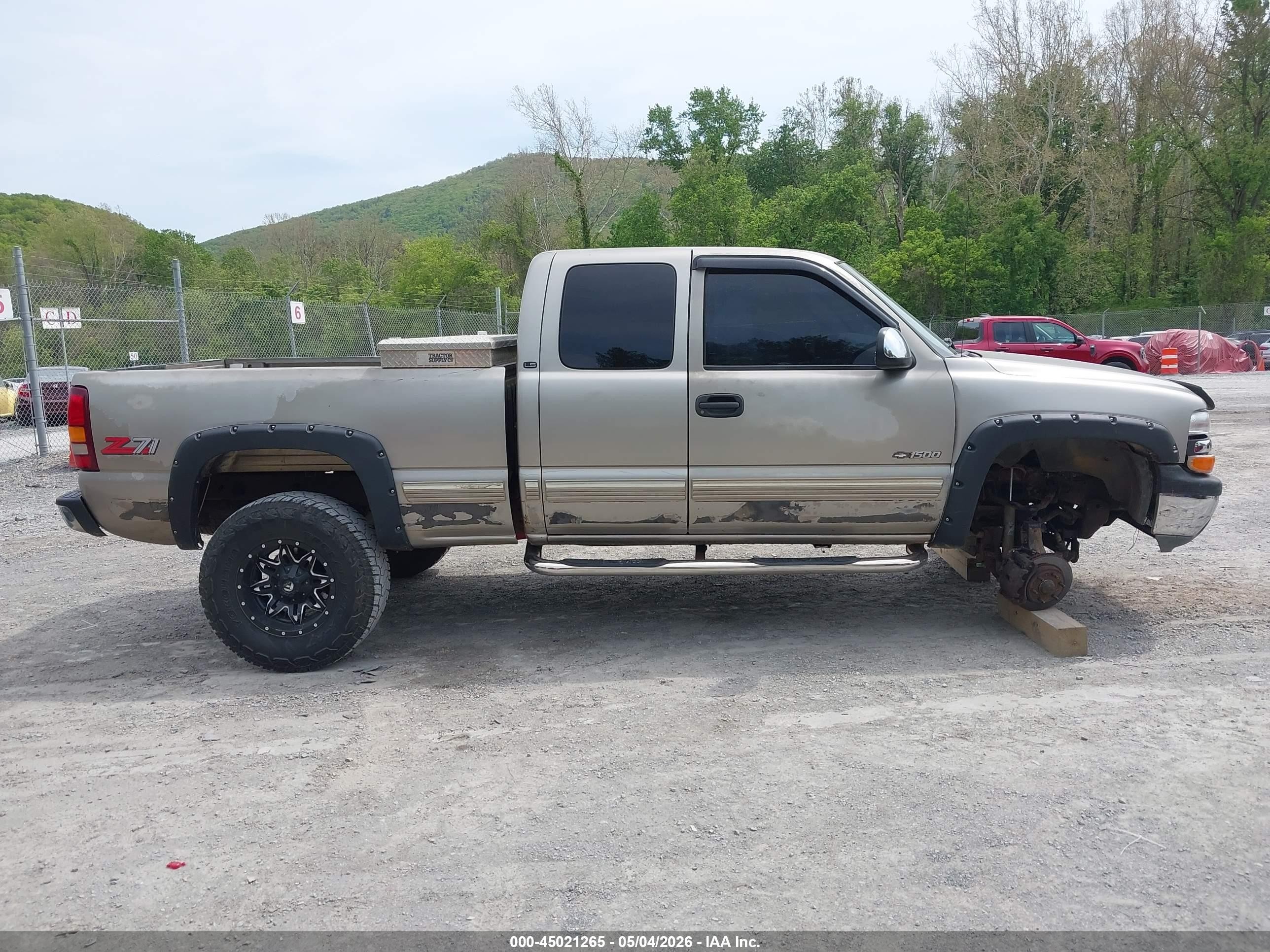 1999 Chevrolet Silverado 1500 Ls Серебряный vin: 1GCEK19T5XE126032