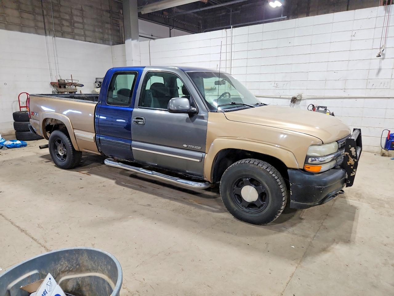 2001 Chevrolet Silverado K1500 Двухцветный vin: 1GCEK19T61Z226916