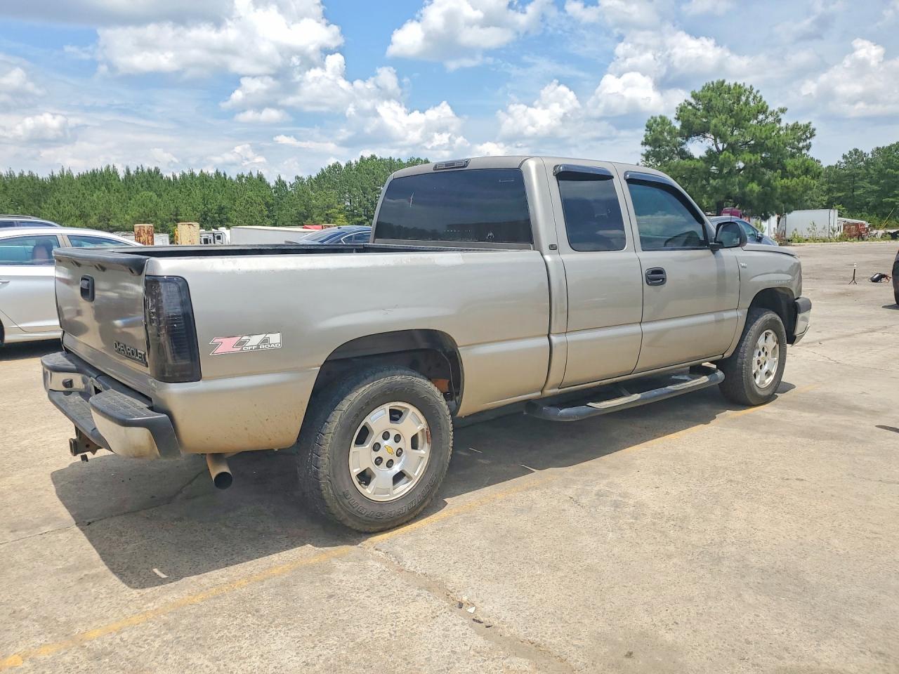 2003 Chevrolet Silverado K1500 Tan vin: 1GCEK19T63E234315