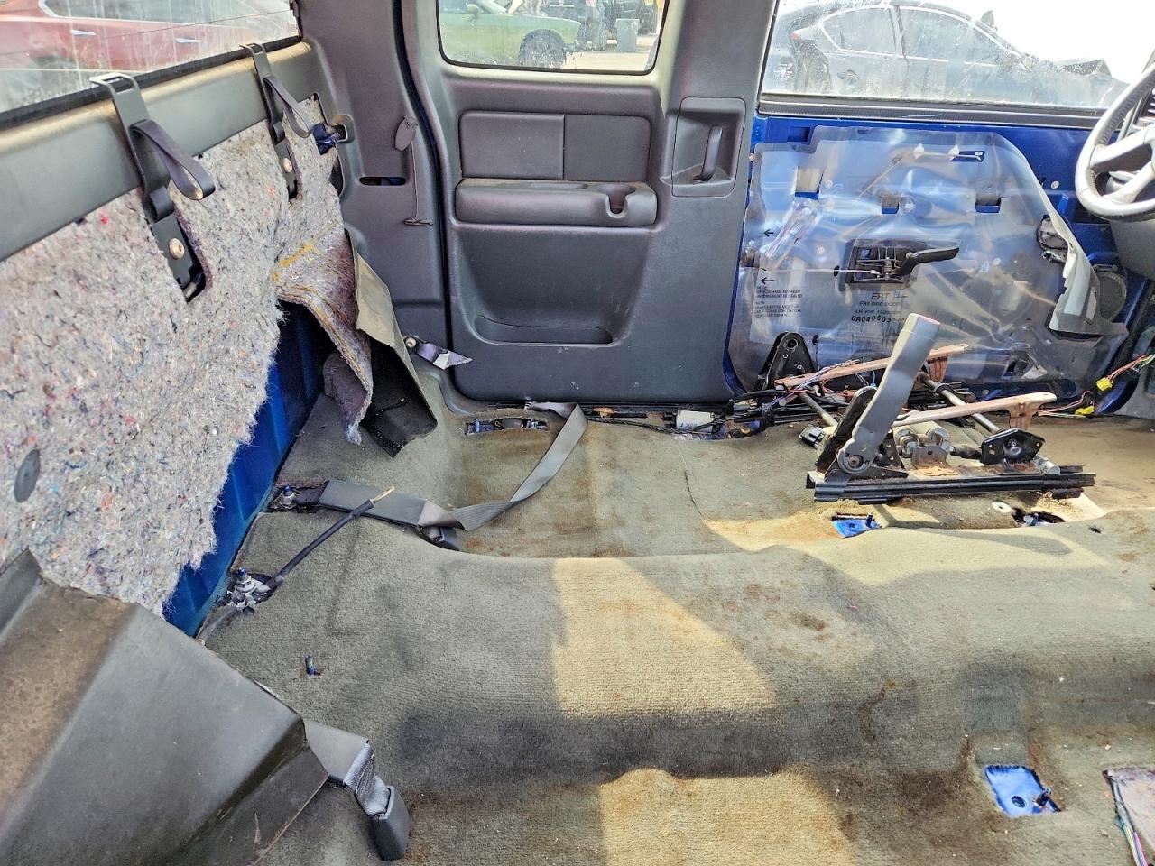 2004 Chevrolet Silverado K1500 Blue vin: 1GCEK19T64E126603