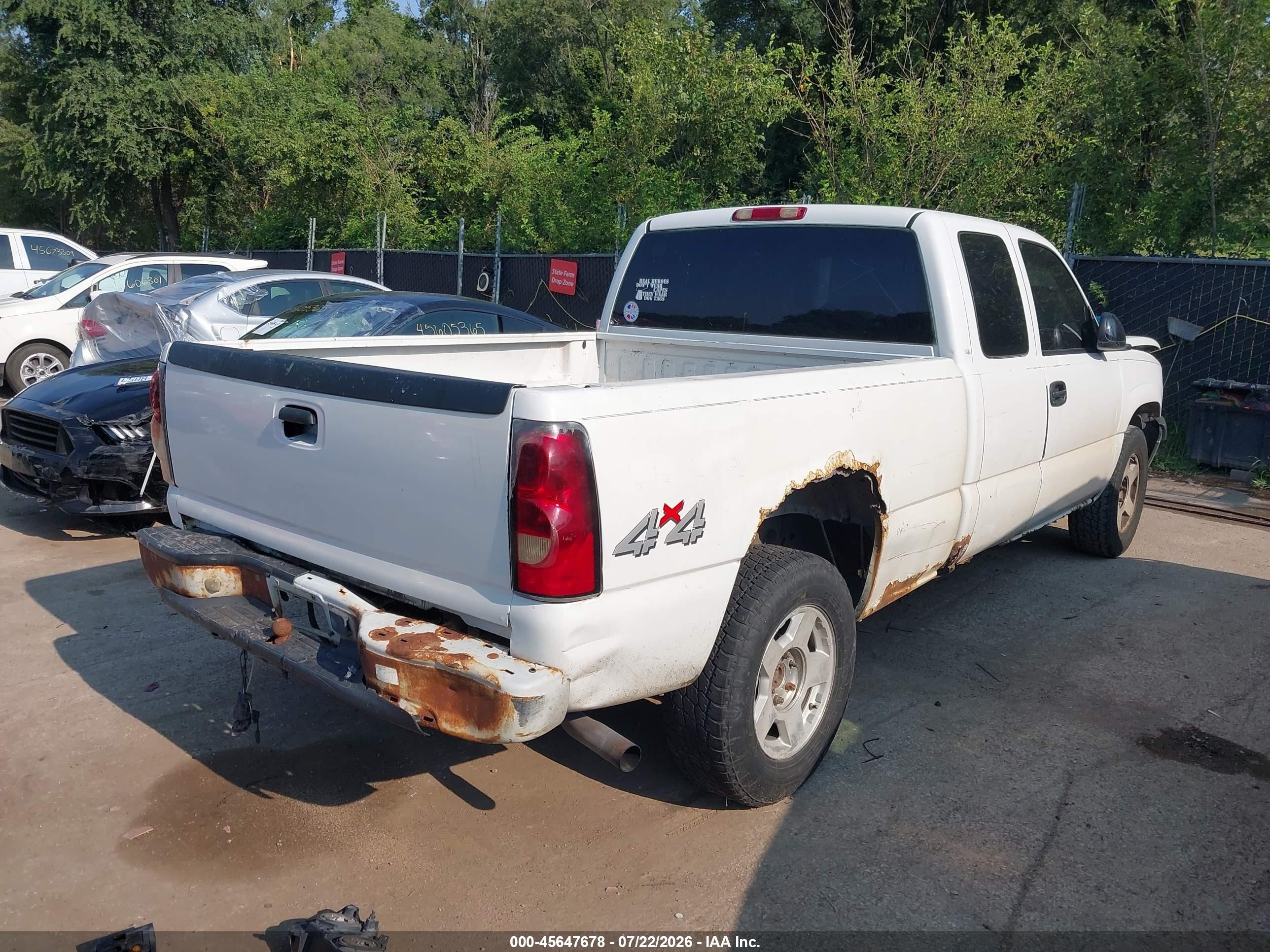 2005 Chevrolet Silverado 1500 Ls White vin: 1GCEK19T65E209904