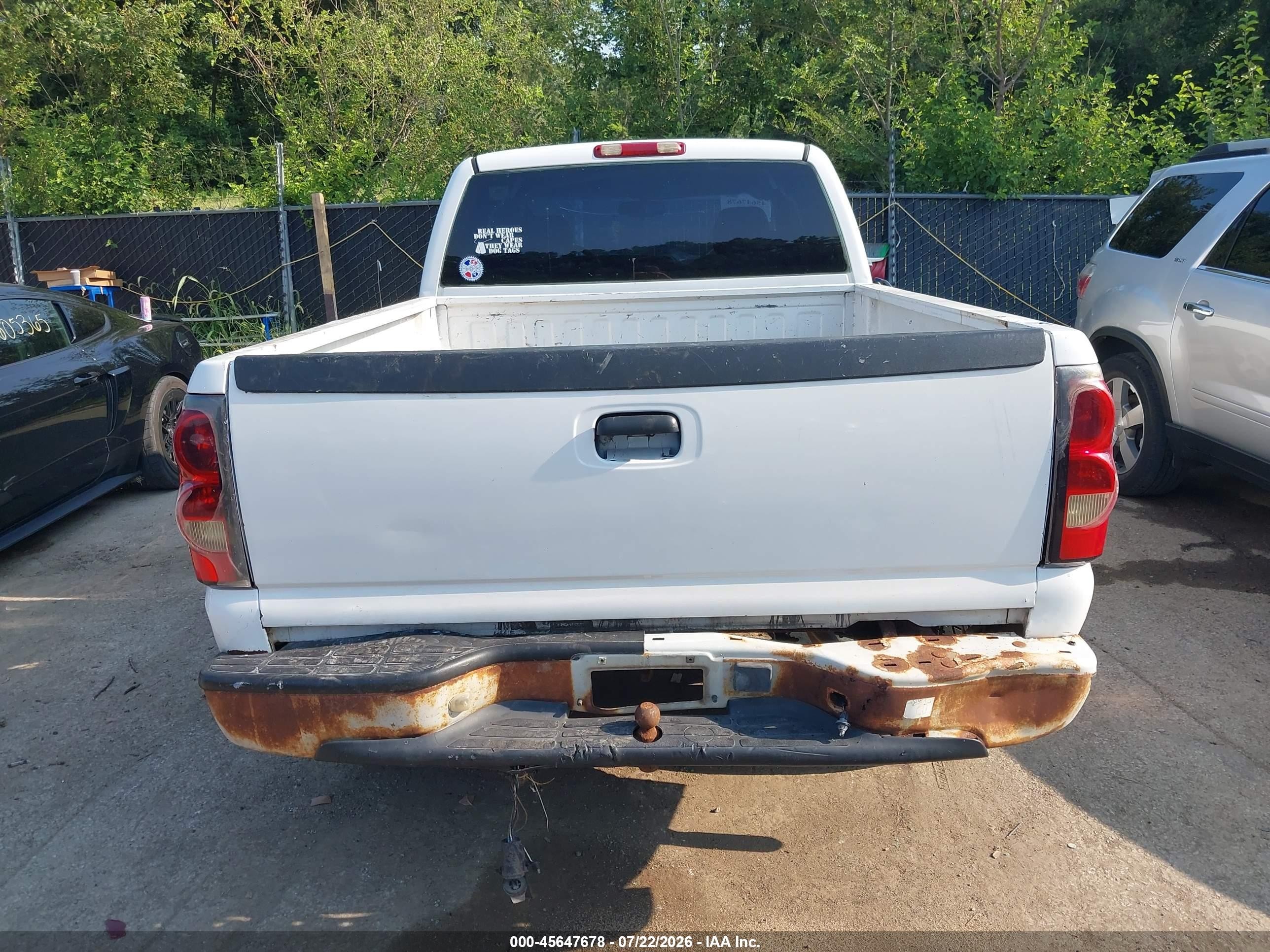 2005 Chevrolet Silverado 1500 Ls White vin: 1GCEK19T65E209904