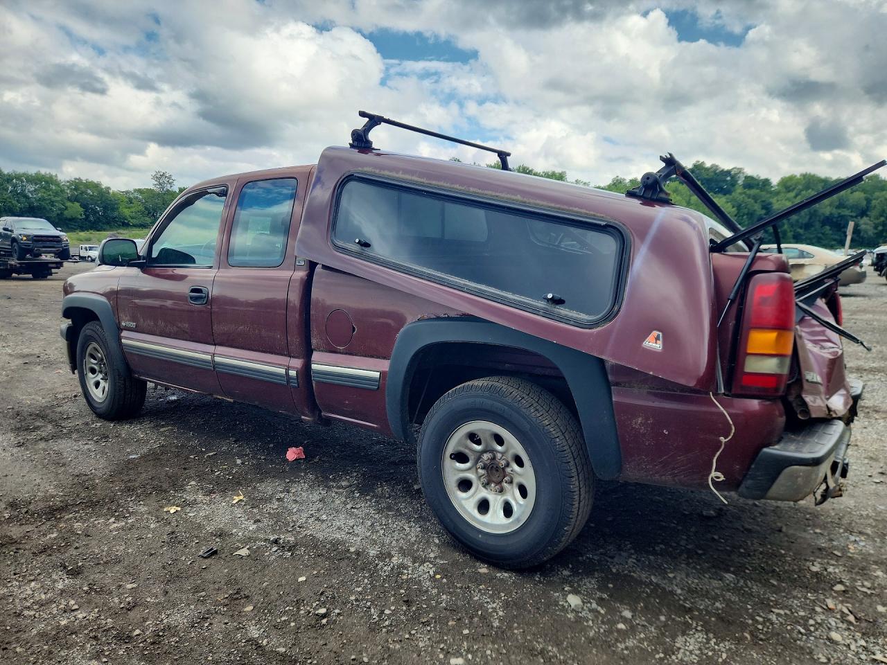 2002 Chevrolet Silverado K1500 Red vin: 1GCEK19T72E210913