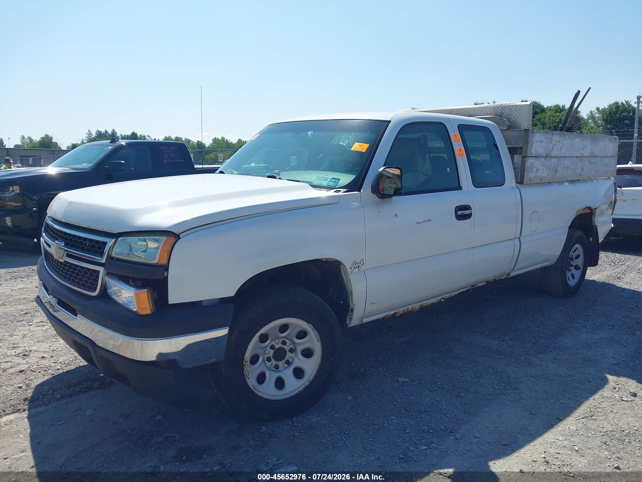 2006 Chevrolet Silverado 1500 Work Truck White vin: 1GCEK19T76E132896