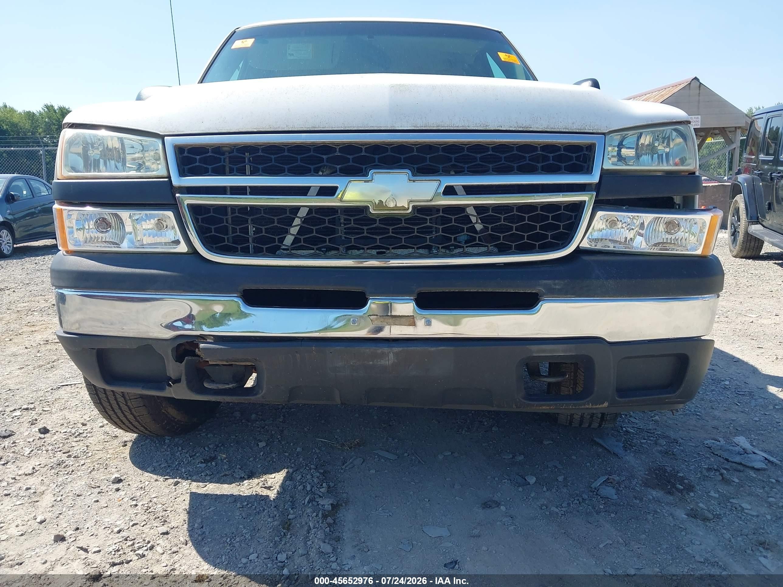 2006 Chevrolet Silverado 1500 Work Truck White vin: 1GCEK19T76E132896