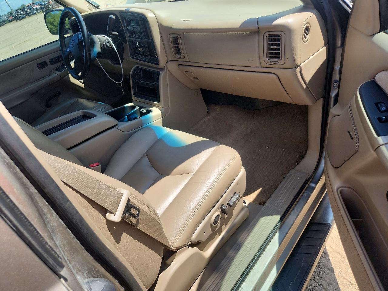 2003 Chevrolet Silverado K1500 Tan vin: 1GCEK19T83E174277
