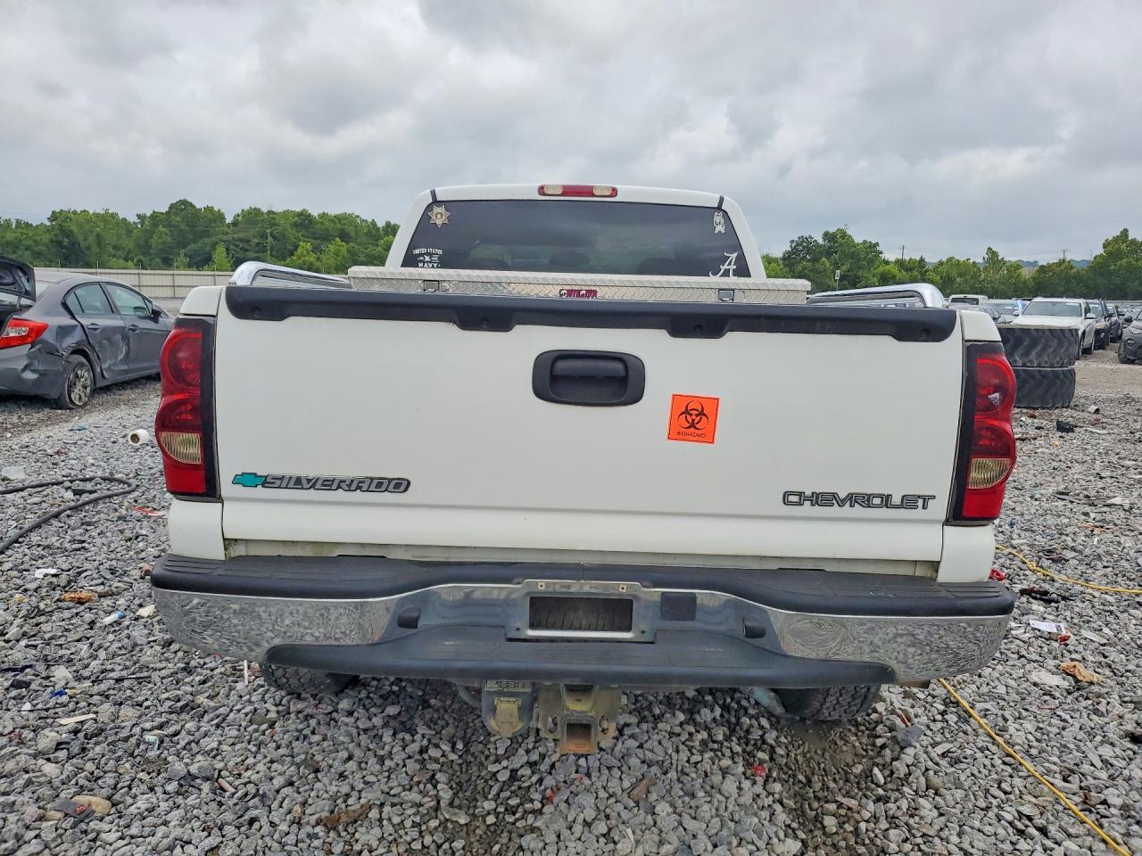 2004 Chevrolet Silverado K1500 White vin: 1GCEK19T84E340489