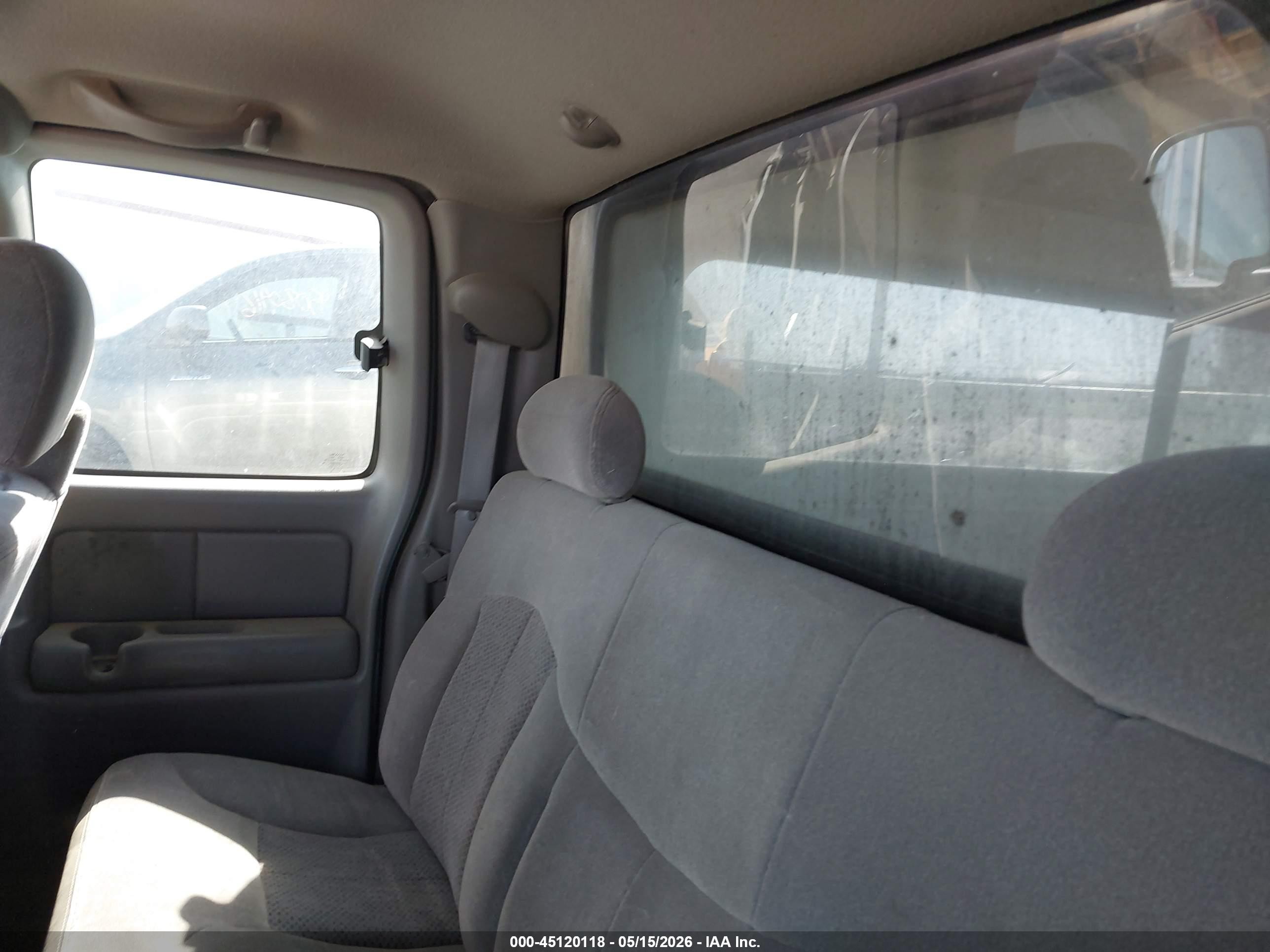2000 Chevrolet Silverado 1500 Ls Silver vin: 1GCEK19T8YE279473