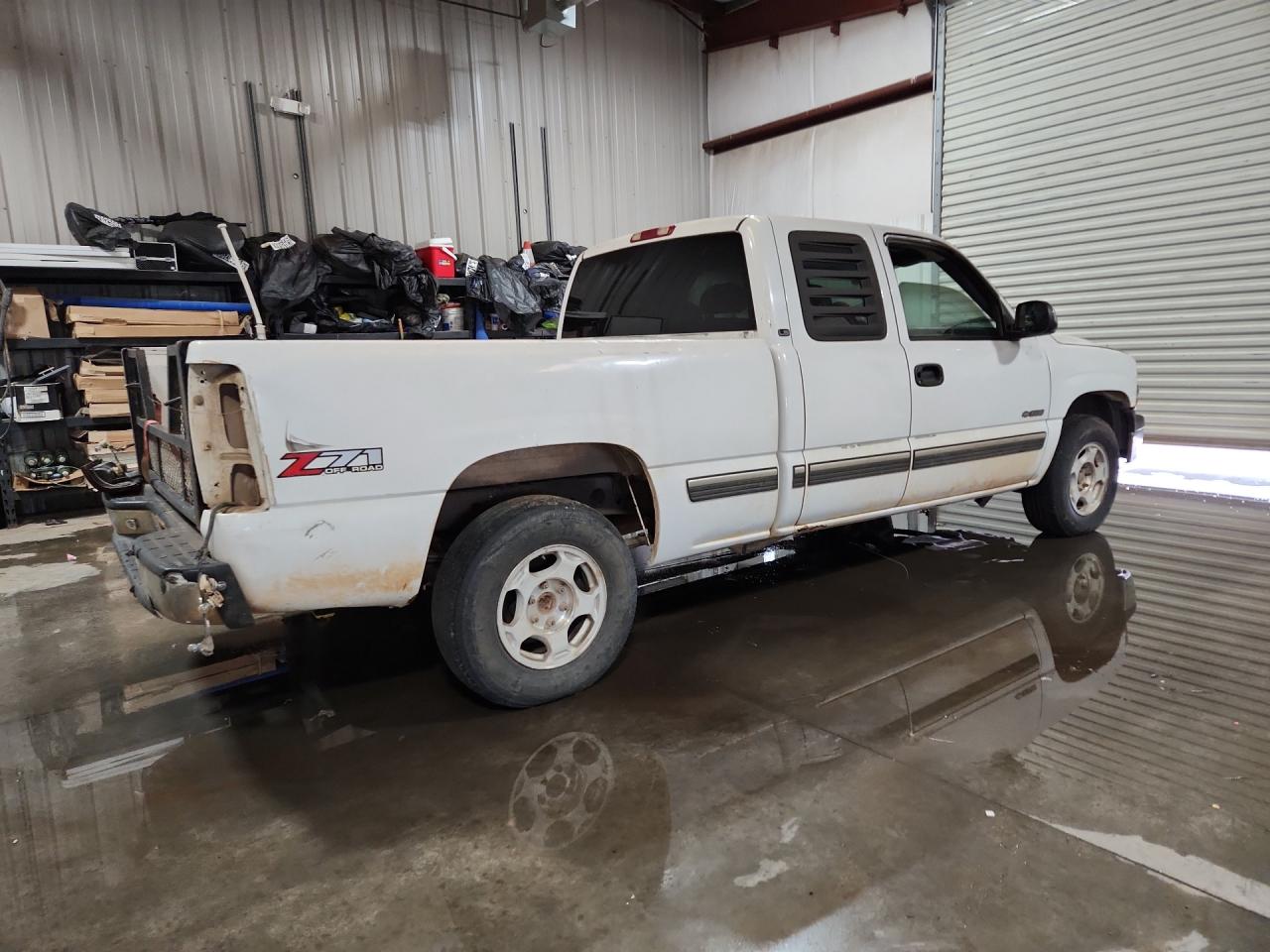 2001 Chevrolet Silverado K1500 Белый vin: 1GCEK19T91Z232175 Damage: Right Tail Light, Missing, Replacement Required