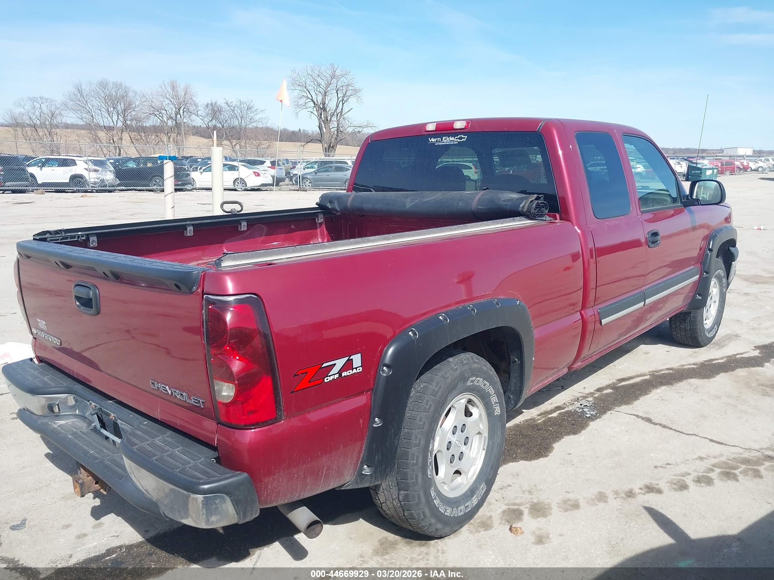 2004 Chevrolet Silverado 1500 Z71 Красный vin: 1GCEK19T94E179392