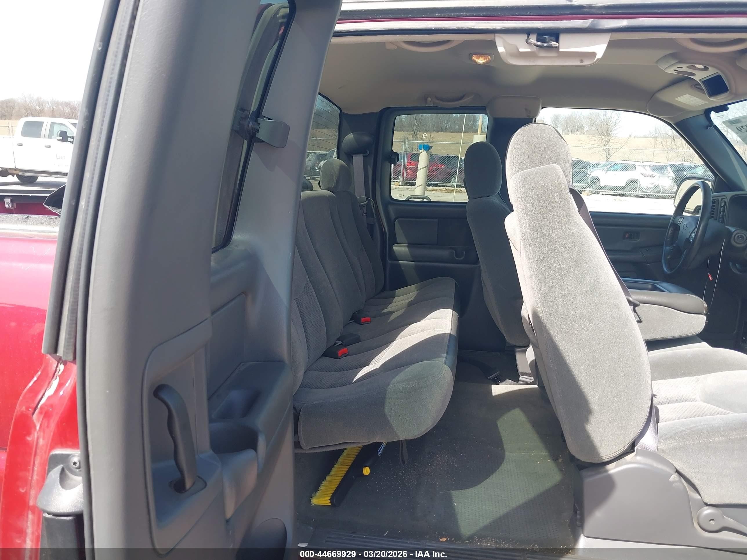 2004 Chevrolet Silverado 1500 Z71 Красный vin: 1GCEK19T94E179392
