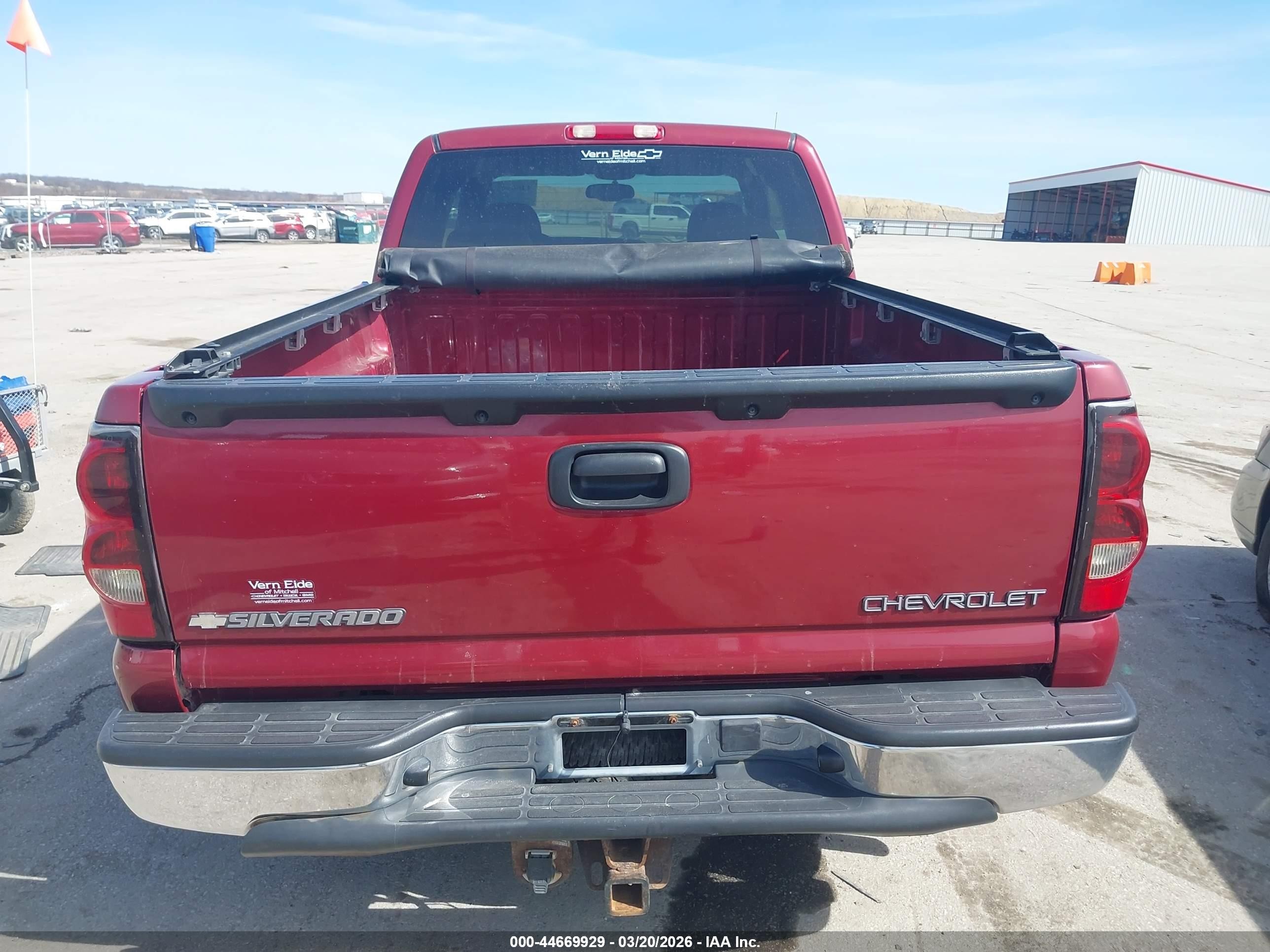 2004 Chevrolet Silverado 1500 Z71 Красный vin: 1GCEK19T94E179392