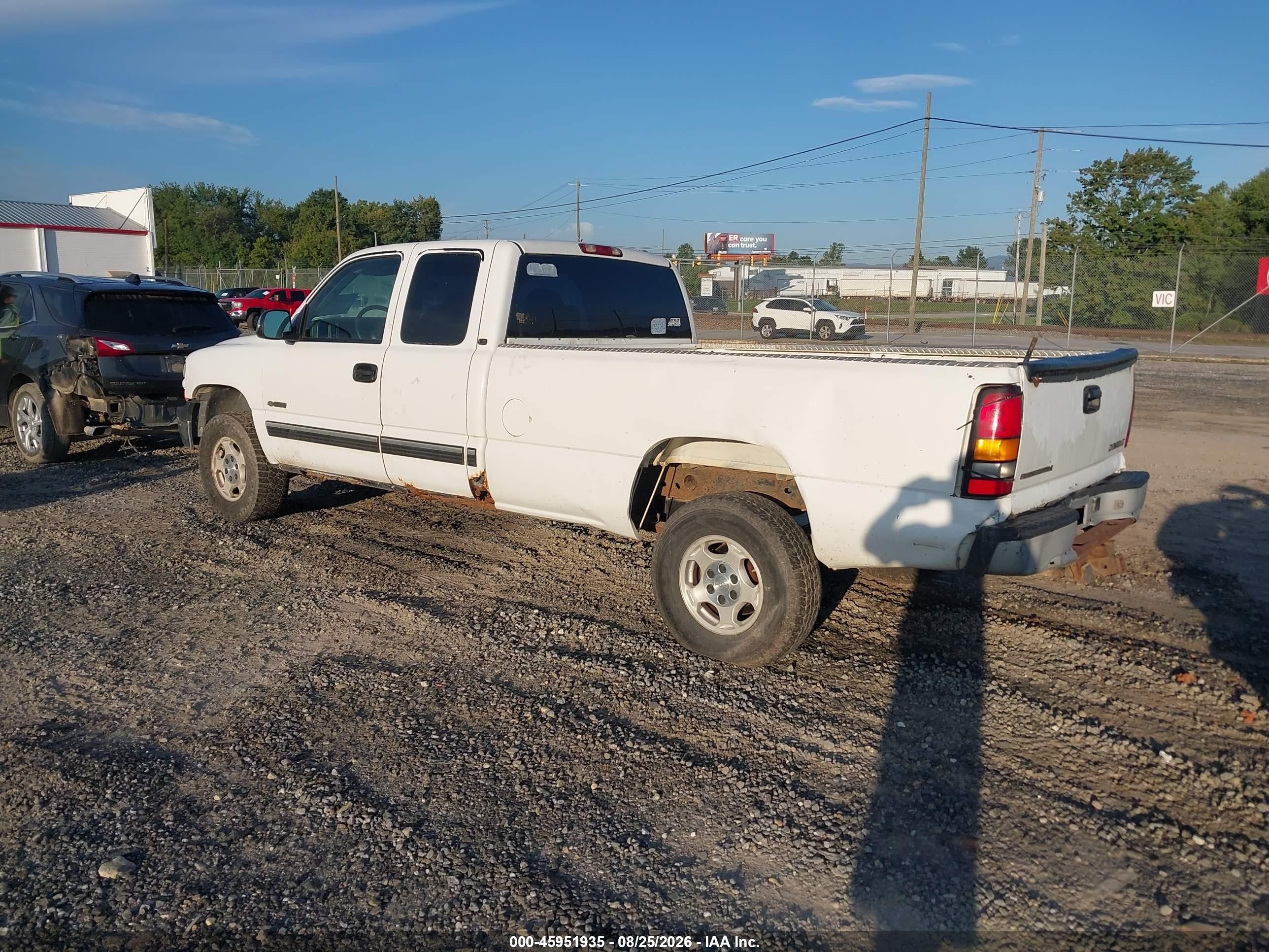 2001 Chevrolet Silverado 1500 Ls White vin: 1GCEK19TX1E253270