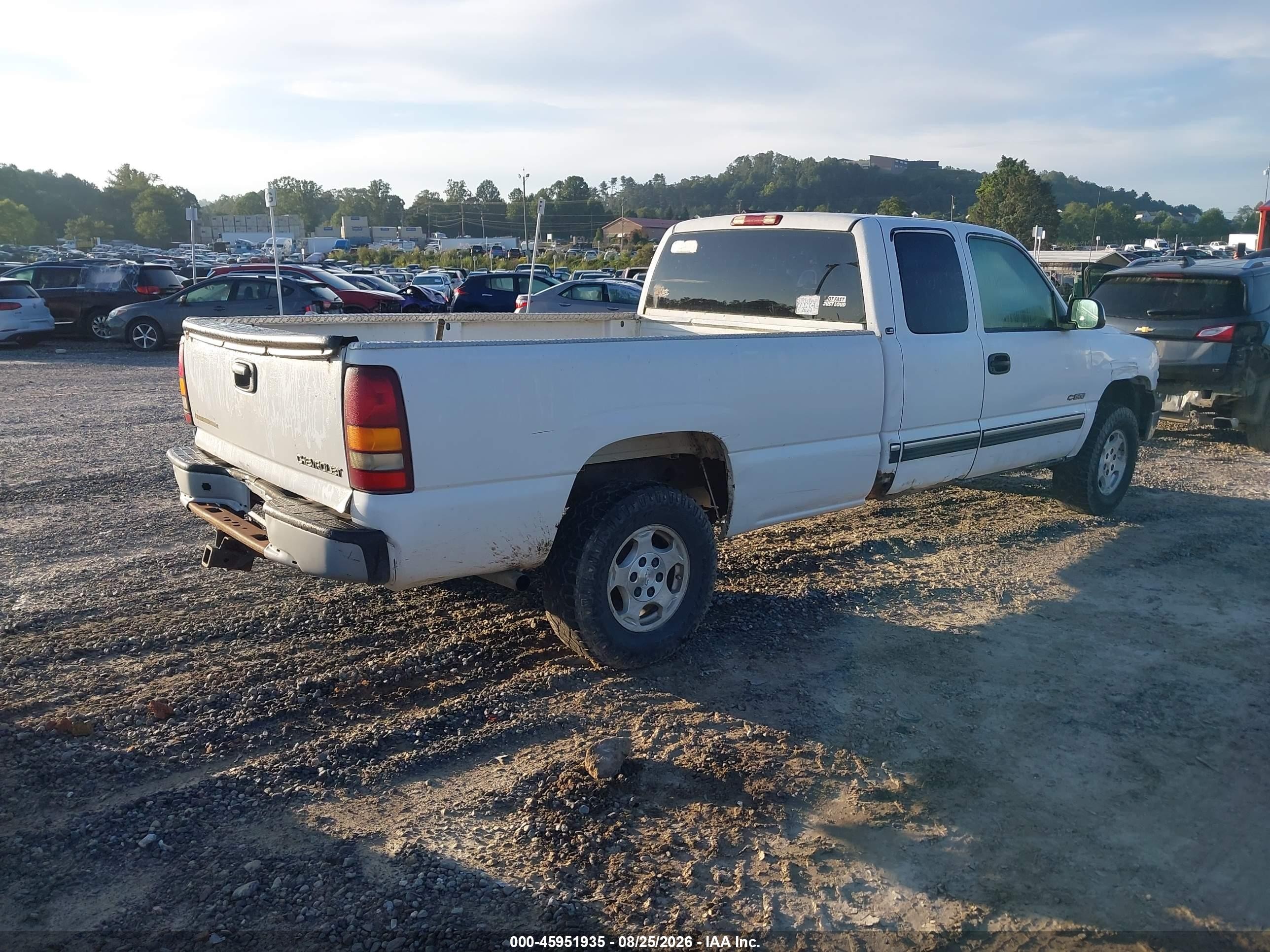 2001 Chevrolet Silverado 1500 Ls White vin: 1GCEK19TX1E253270