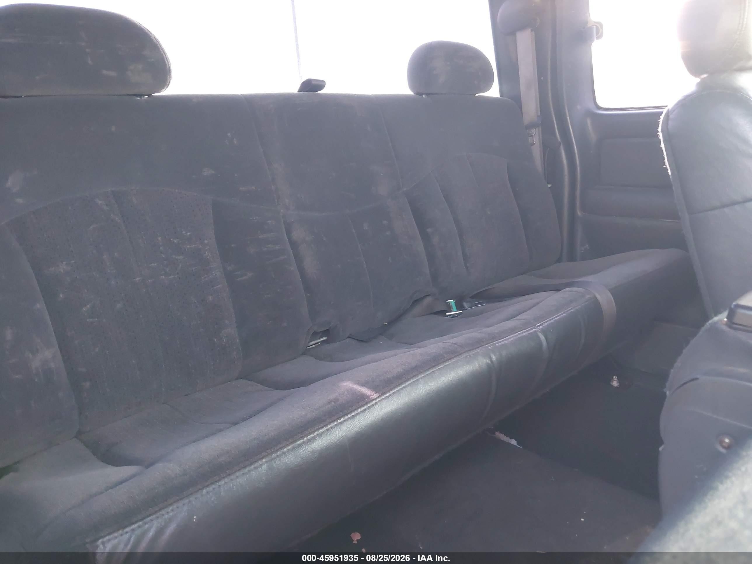 2001 Chevrolet Silverado 1500 Ls White vin: 1GCEK19TX1E253270