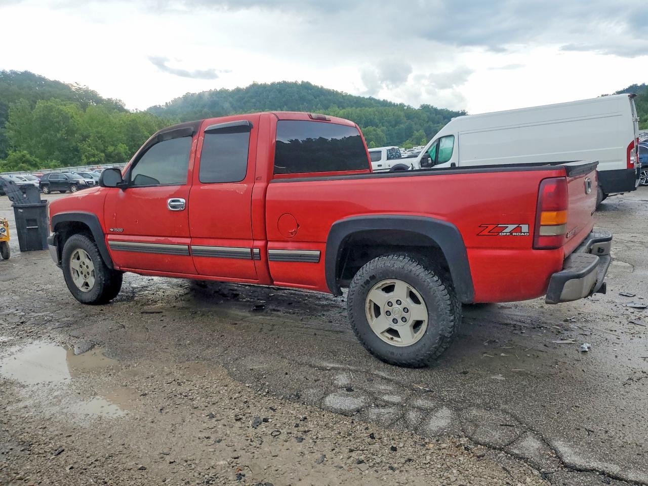 2002 Chevrolet Silverado K1500 Red vin: 1GCEK19TX2E239225