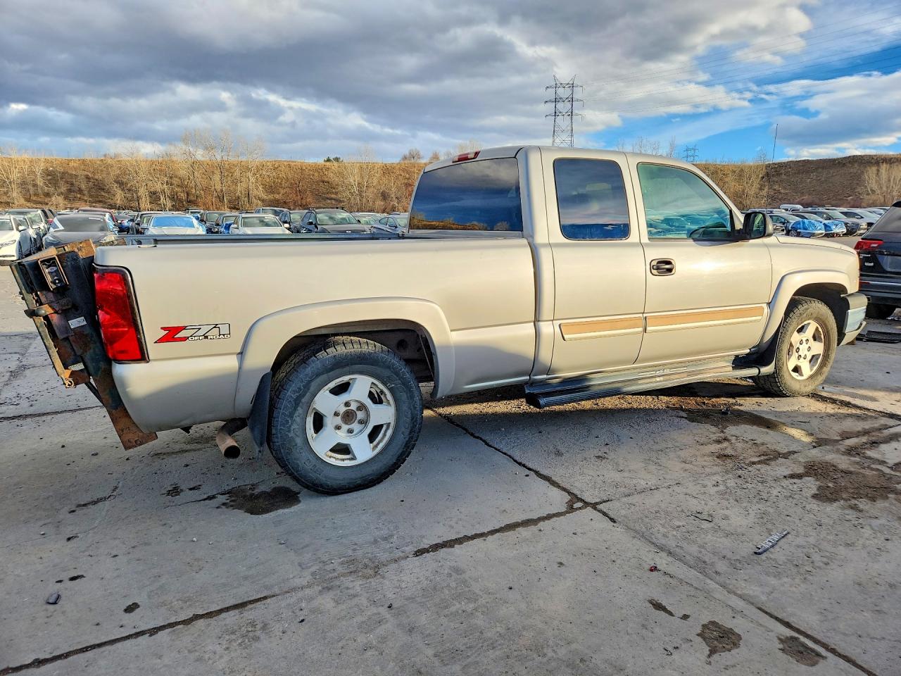 2004 Chevrolet Silverado K1500 Silver vin: 1GCEK19TX4E154789