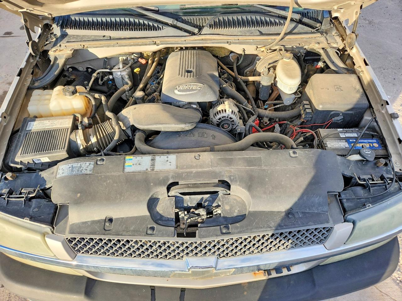 2004 Chevrolet Silverado K1500 Silver vin: 1GCEK19TX4E154789