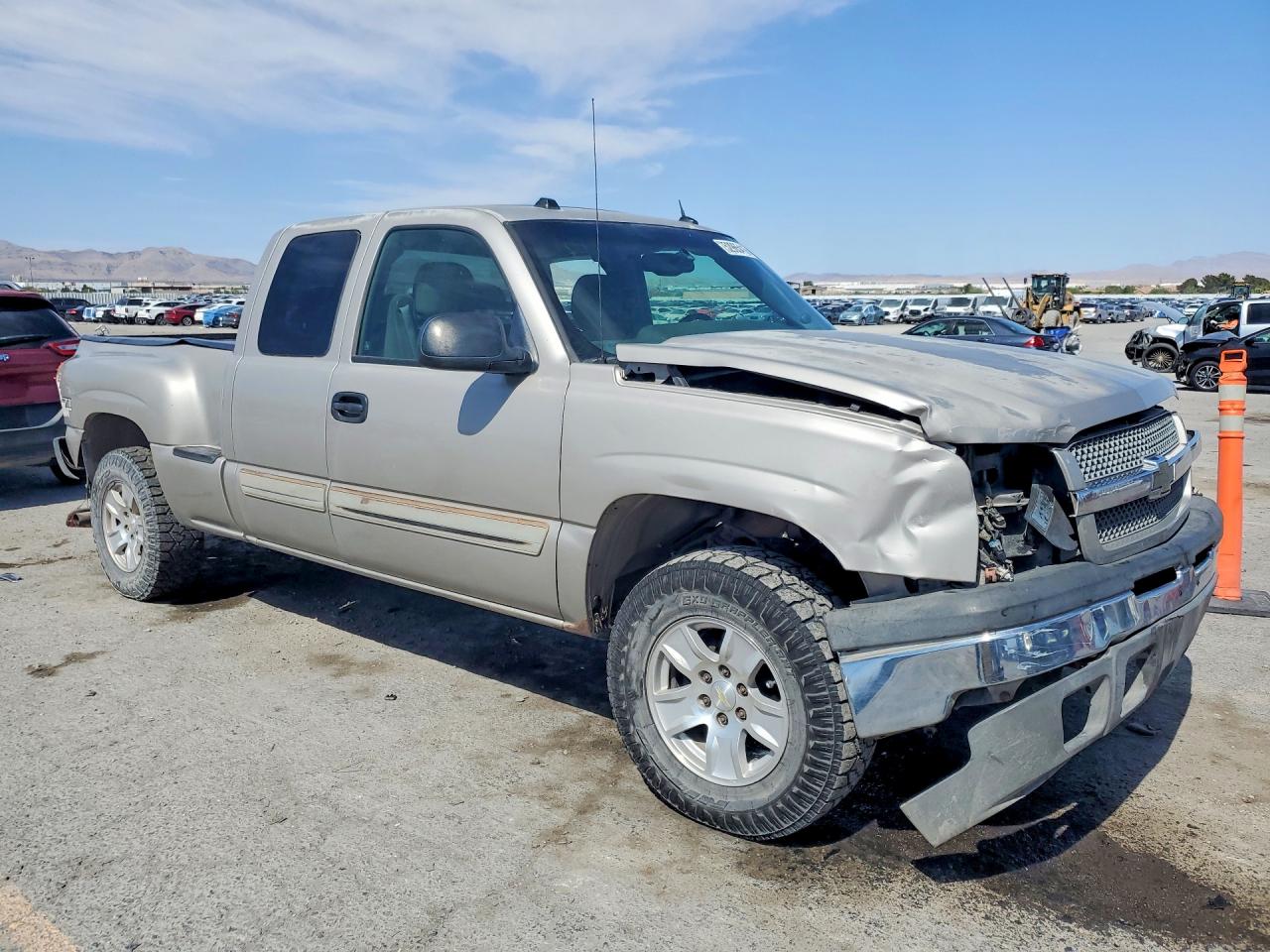 2004 Chevrolet Silverado K1500 Beige vin: 1GCEK19TX4Z219682