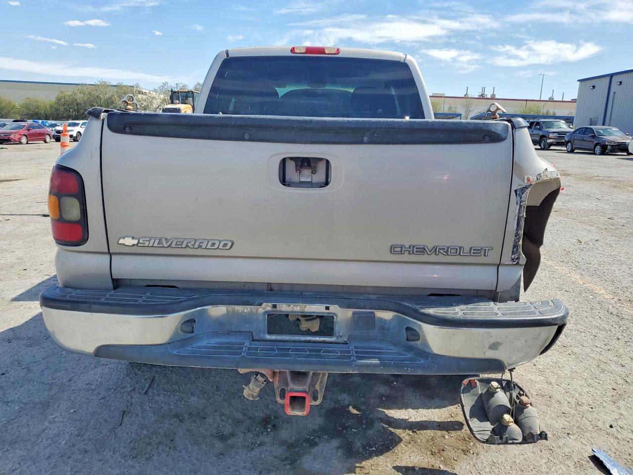 2004 Chevrolet Silverado K1500 Beige vin: 1GCEK19TX4Z219682