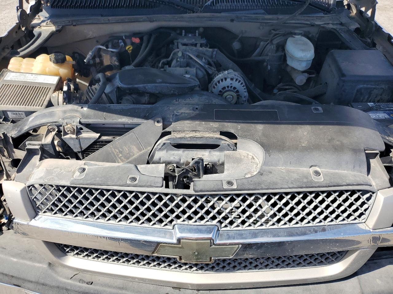 2004 Chevrolet Silverado K1500 Beige vin: 1GCEK19TX4Z219682