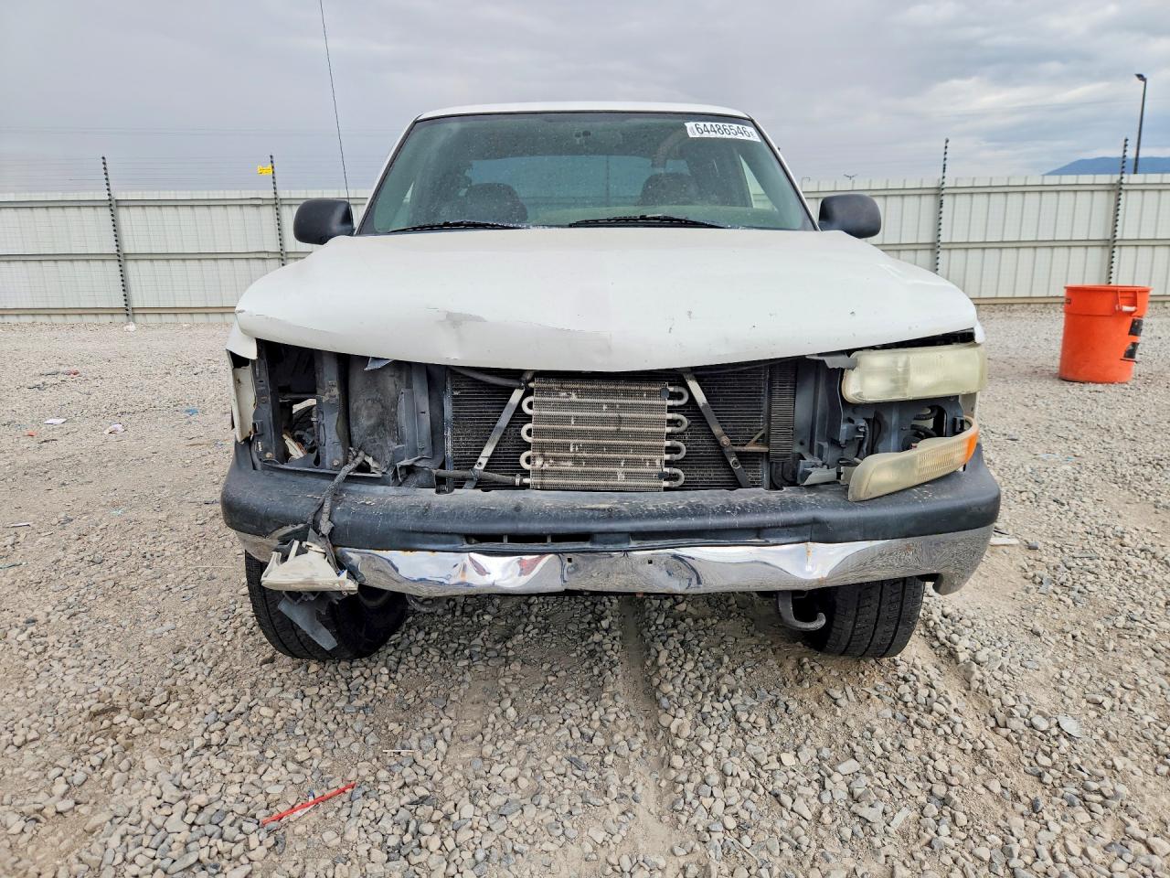 2000 Chevrolet Silverado K1500 White vin: 1GCEK19TXYE169296