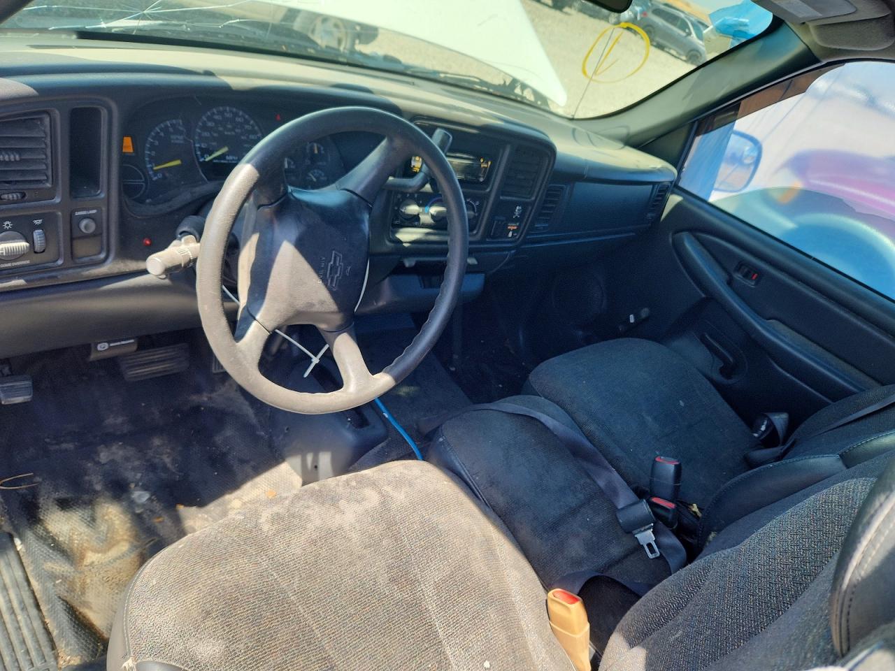 2000 Chevrolet Silverado K1500 White vin: 1GCEK19TXYE169296