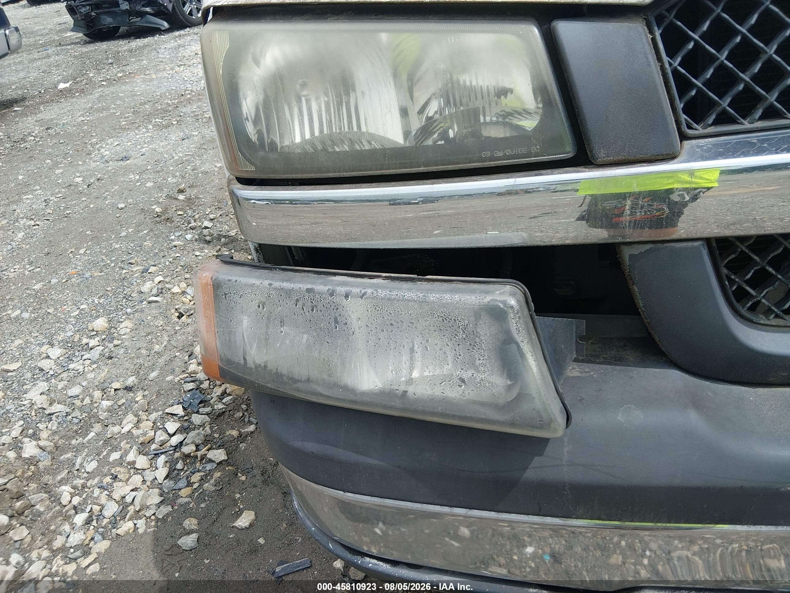 2003 Chevrolet Silverado 1500   White vin: 1GCEK19V03E290591