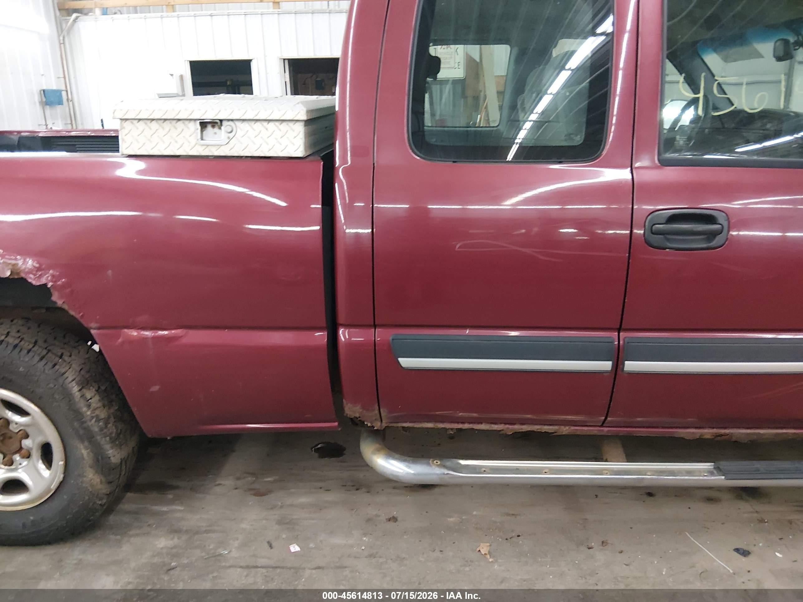 2004 Chevrolet Silverado 1500 Ls Темно-бордовый vin: 1GCEK19V04E375500