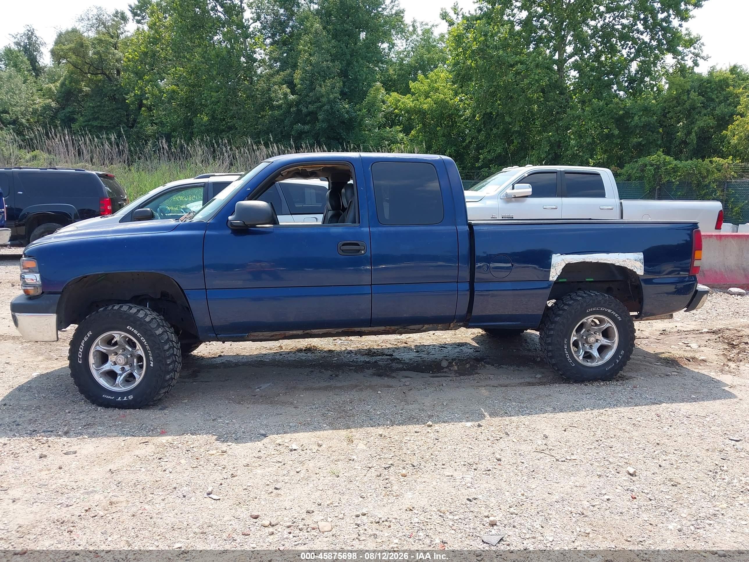 2002 Chevrolet Silverado 1500   Blue vin: 1GCEK19V12E250258