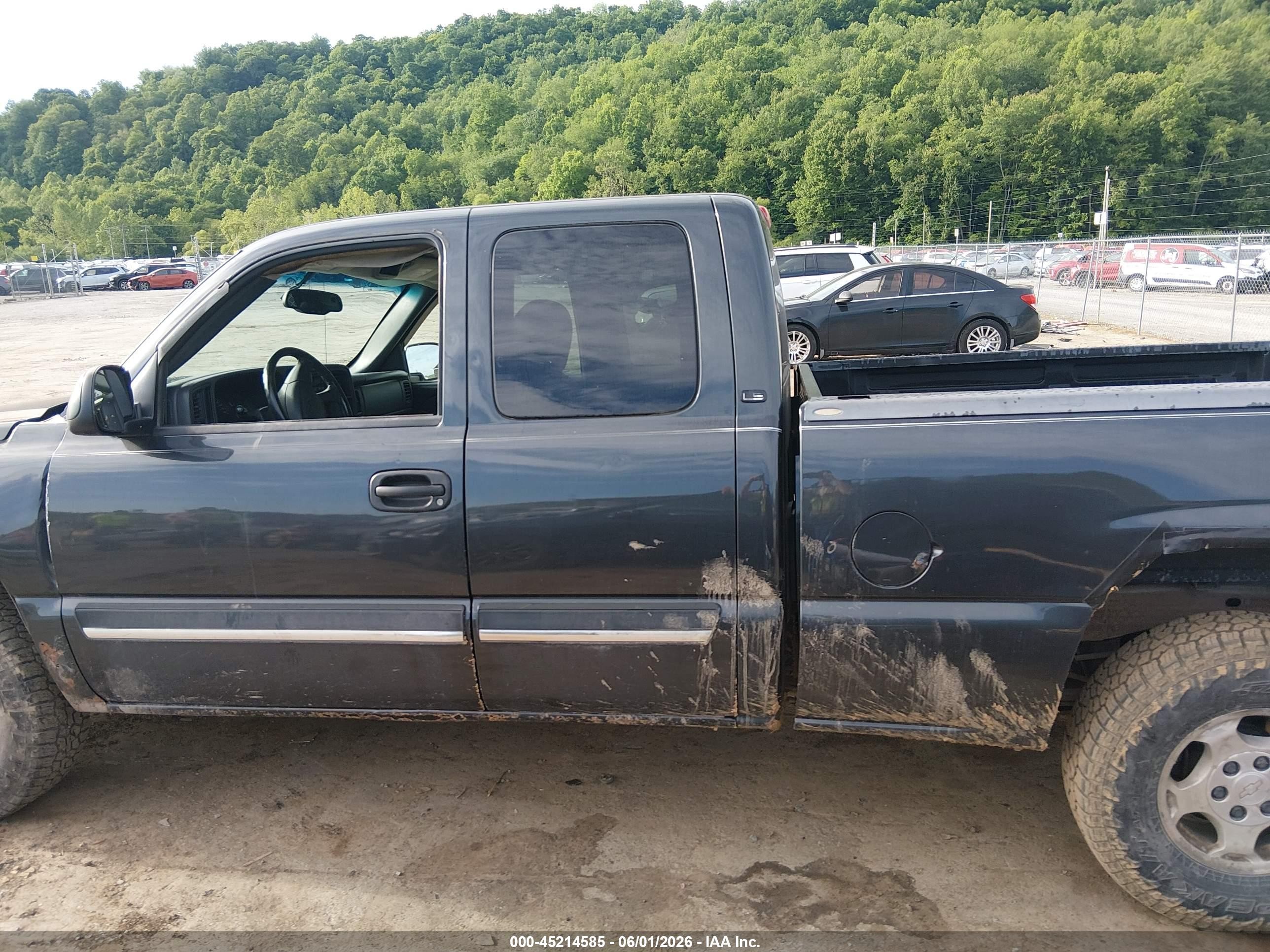2003 Chevrolet Silverado 1500 Ls Black vin: 1GCEK19V13E264016