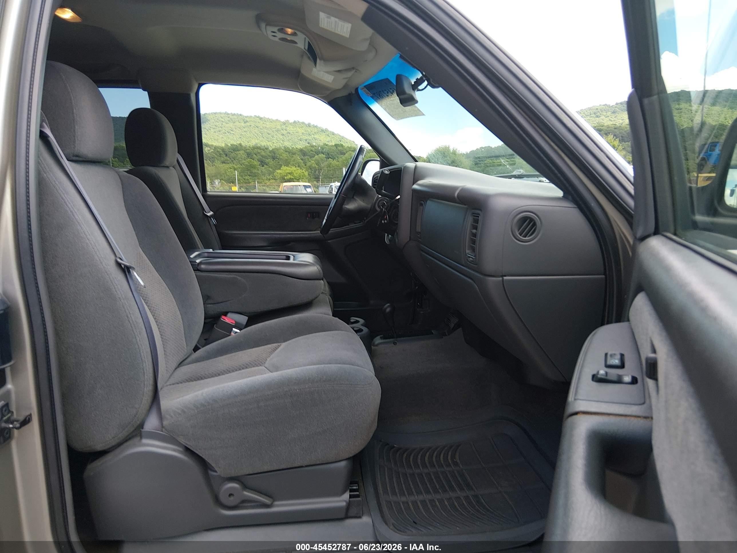 2003 Chevrolet Silverado 1500 Ls Серебряный vin: 1GCEK19V13E336137
