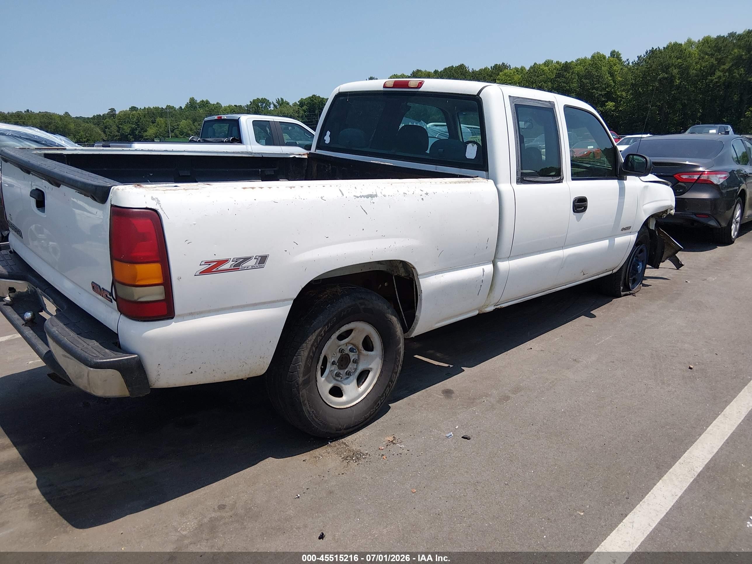 2001 Chevrolet Silverado 1500   White vin: 1GCEK19V21E103879