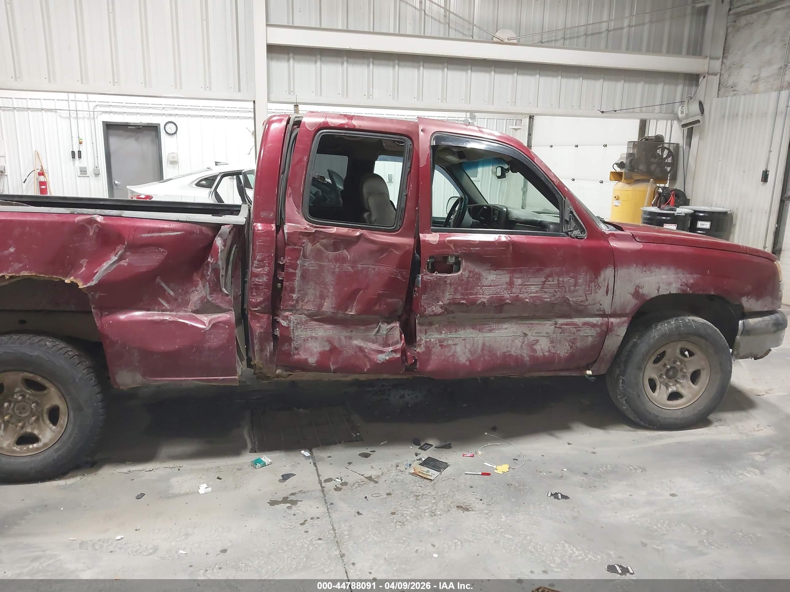 2004 Chevrolet Silverado 1500 Ls Burgundy vin: 1GCEK19V24E374705