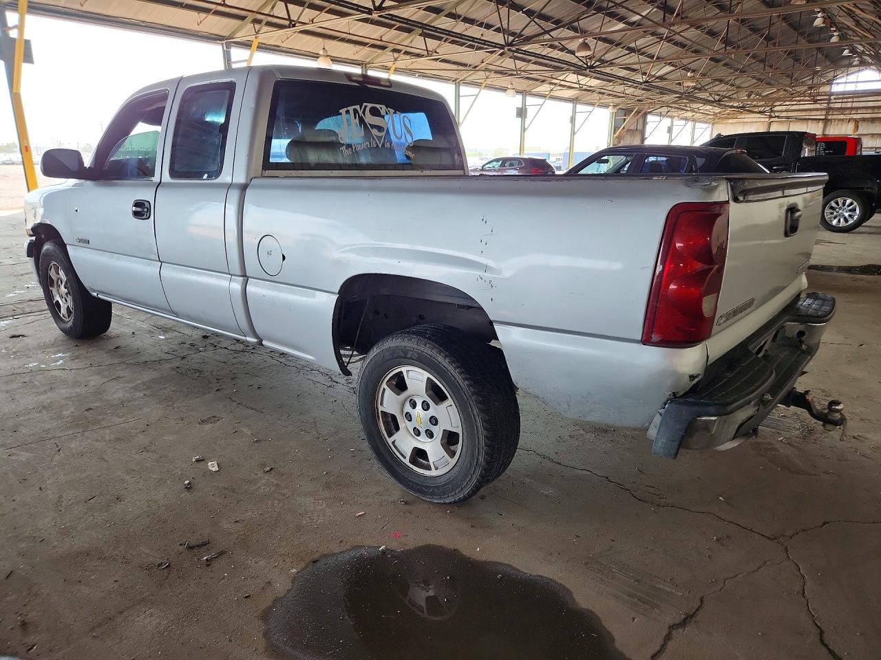 2002 Chevrolet Silverado K1500 Silver vin: 1GCEK19V32E267370