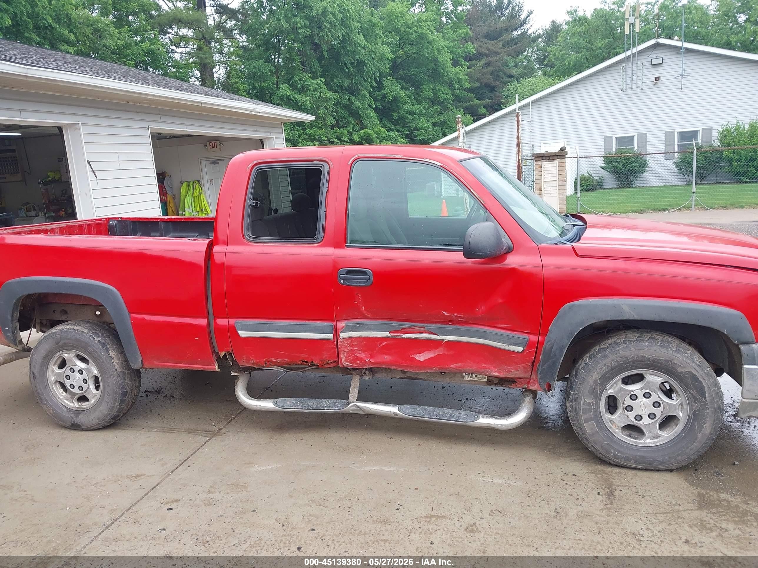 2003 Chevrolet Silverado 1500 Ls Красный vin: 1GCEK19V33E169070