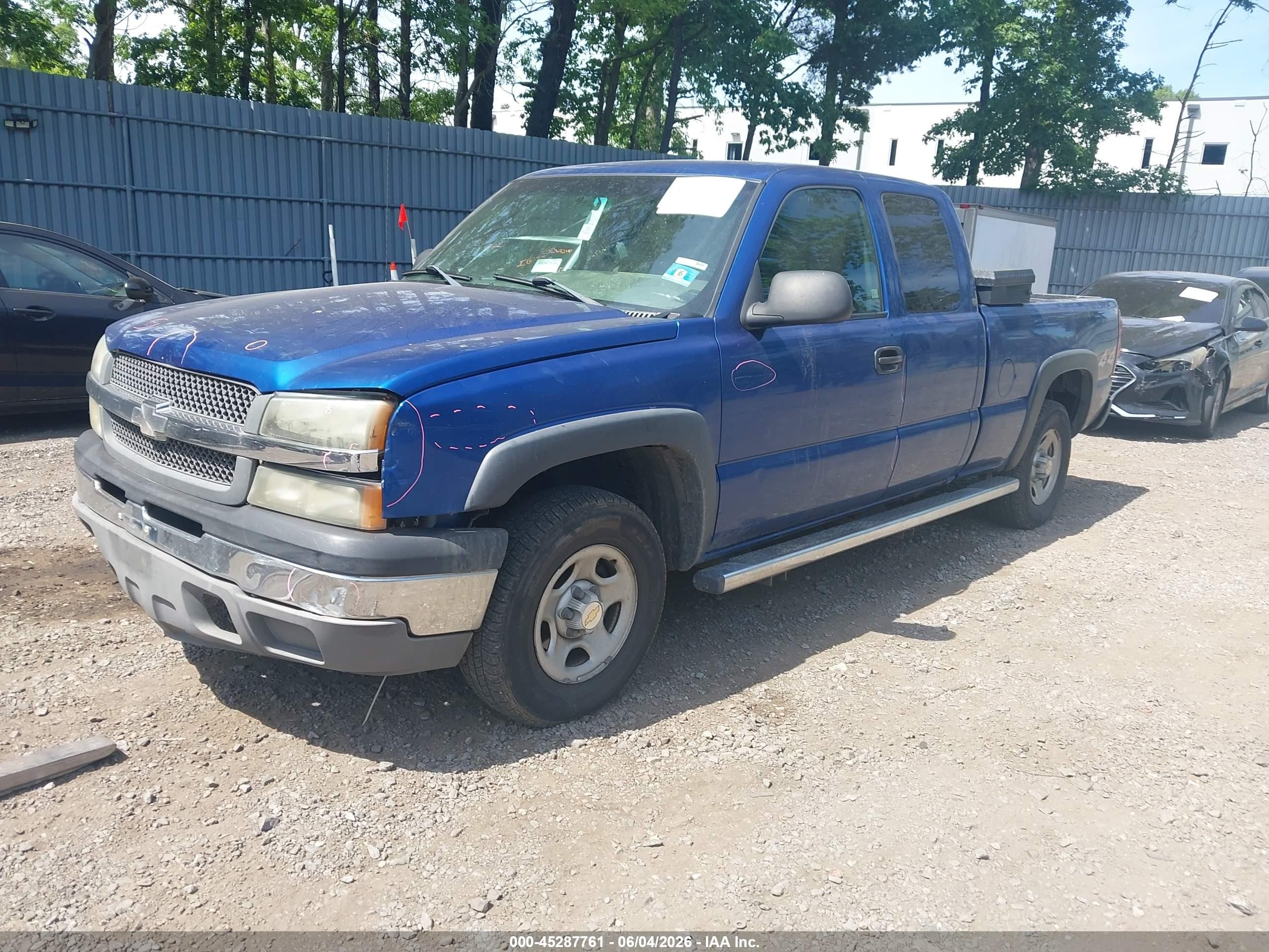 2003 Chevrolet Silverado 1500   Синий vin: 1GCEK19V33E240588