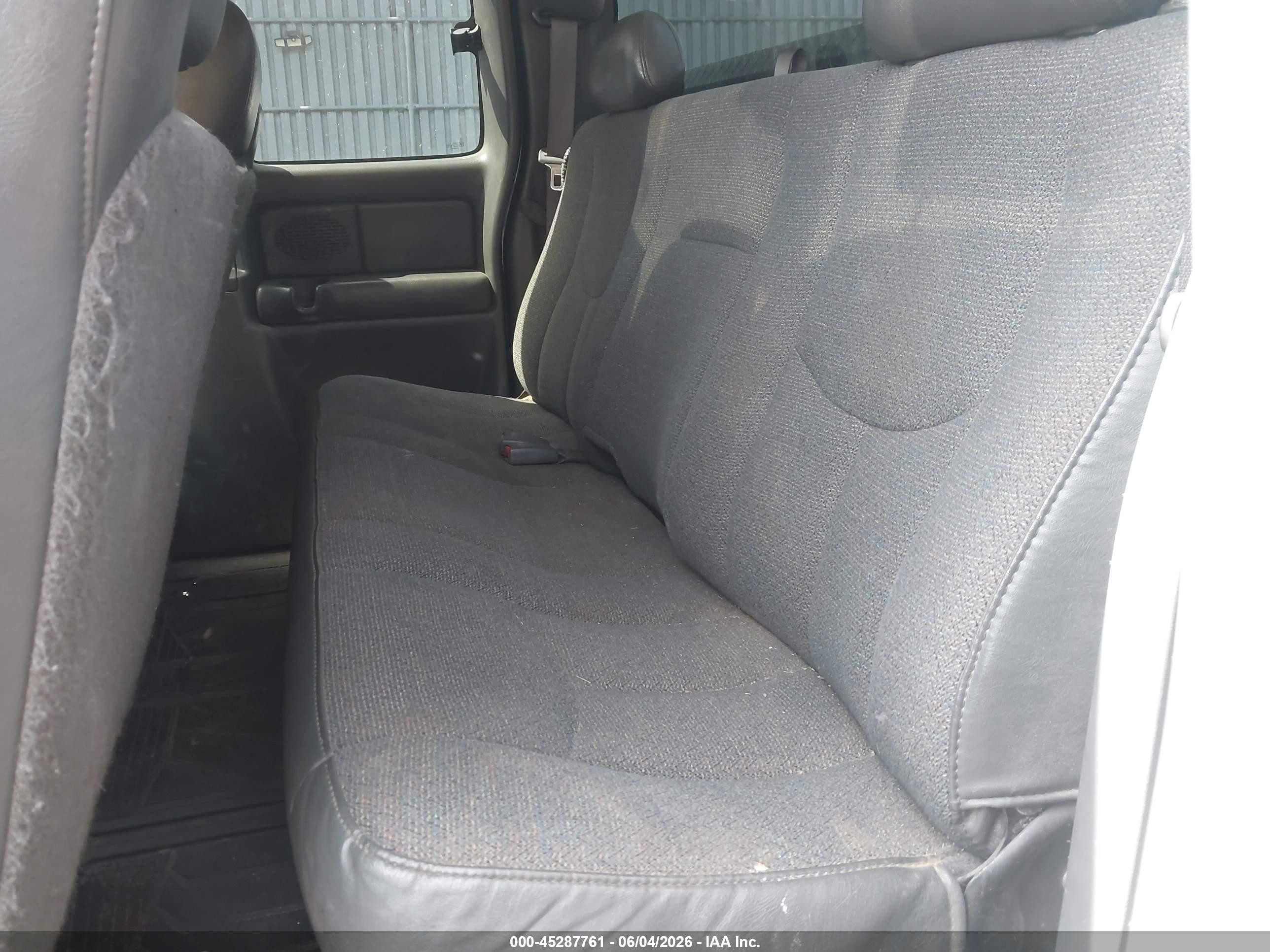 2003 Chevrolet Silverado 1500   Синий vin: 1GCEK19V33E240588