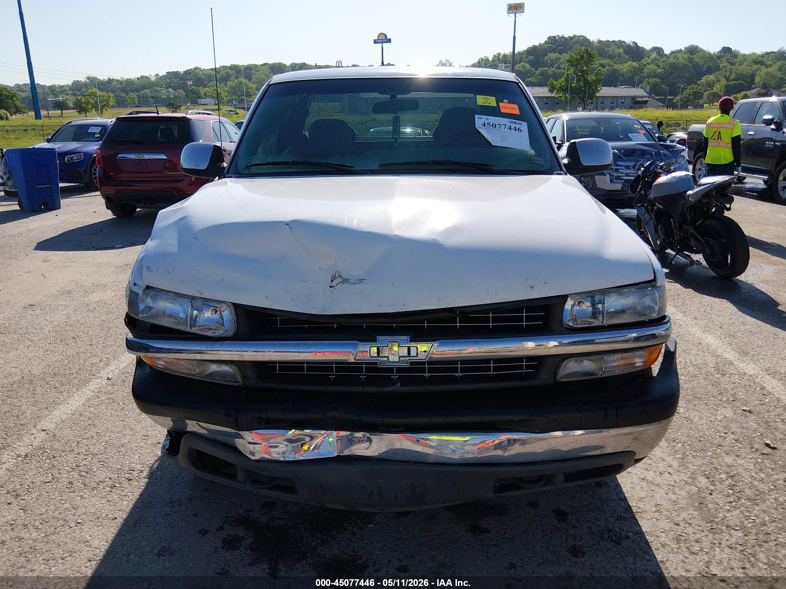 1999 Chevrolet Silverado 1500 Ls White vin: 1GCEK19V5XE216511