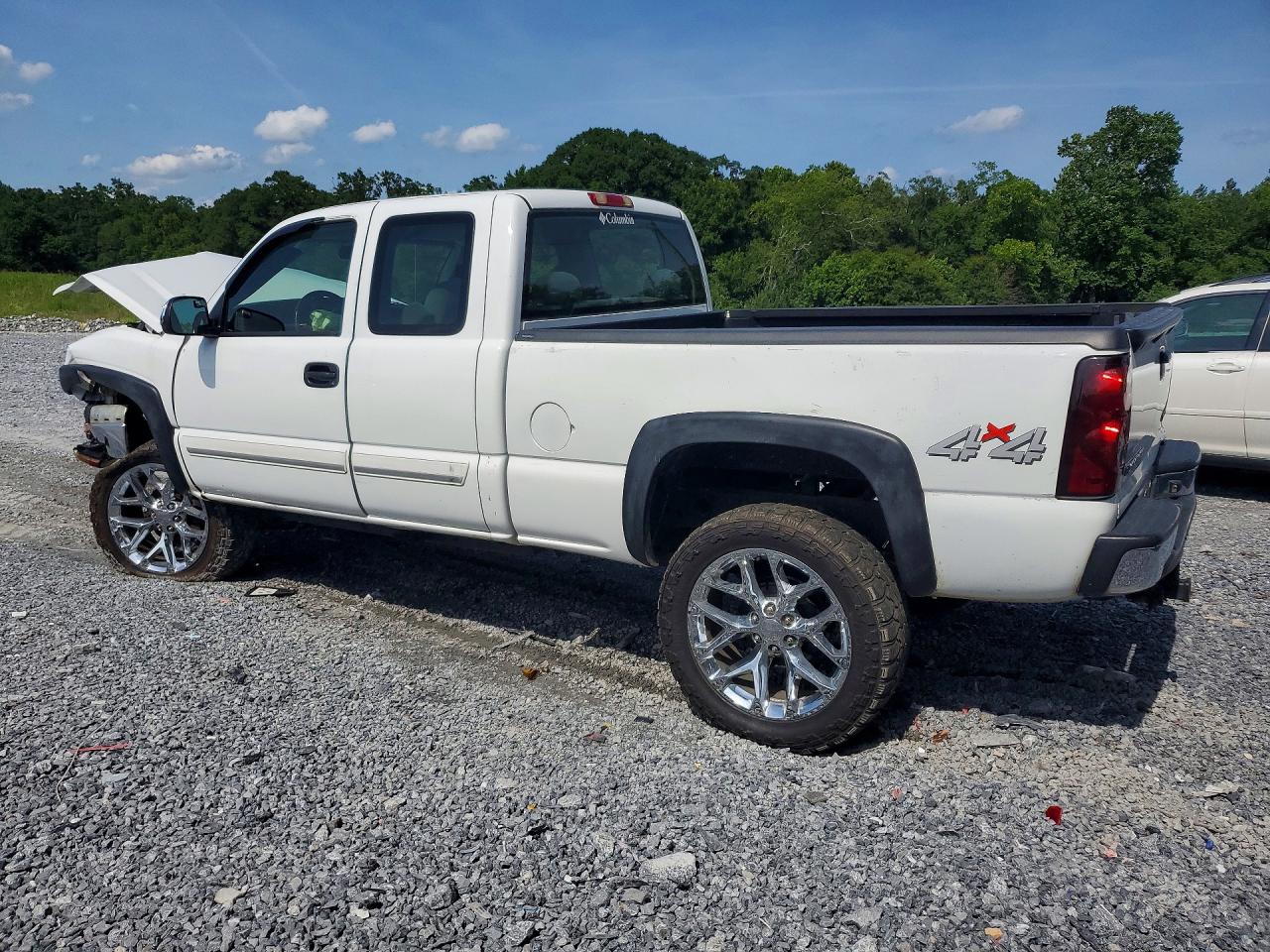 2005 Chevrolet Silverado K1500 White vin: 1GCEK19V65Z320057