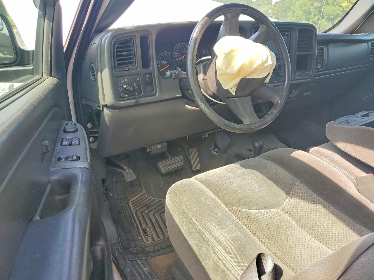 2005 Chevrolet Silverado K1500 White vin: 1GCEK19V65Z320057