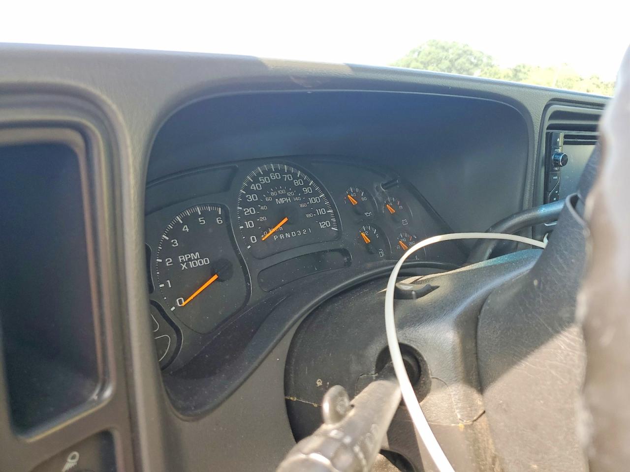 2005 Chevrolet Silverado K1500 White vin: 1GCEK19V65Z320057