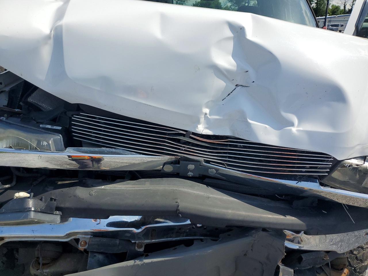 2005 Chevrolet Silverado K1500 White vin: 1GCEK19V65Z320057